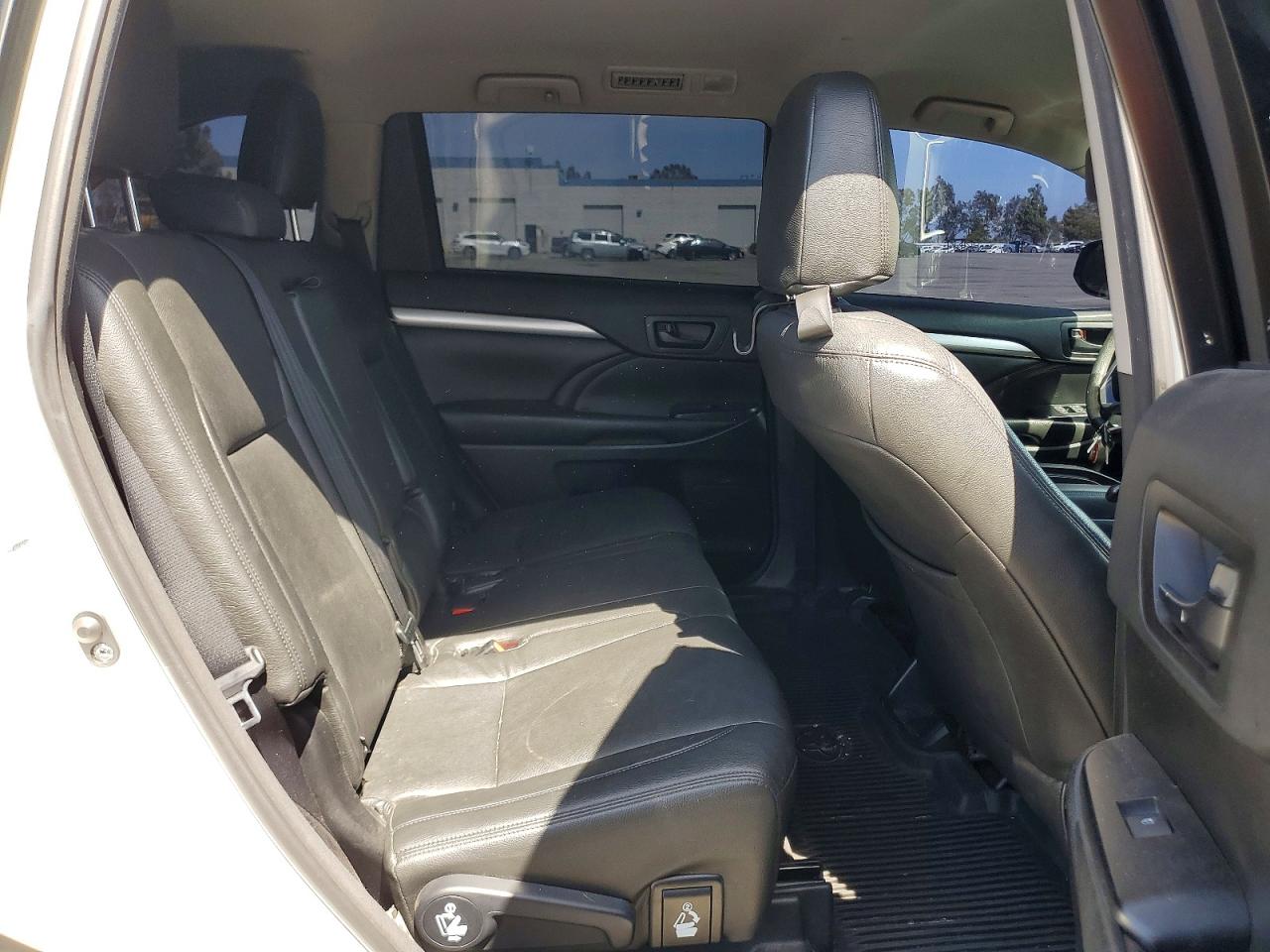 2017 TOYOTA HIGHLANDER