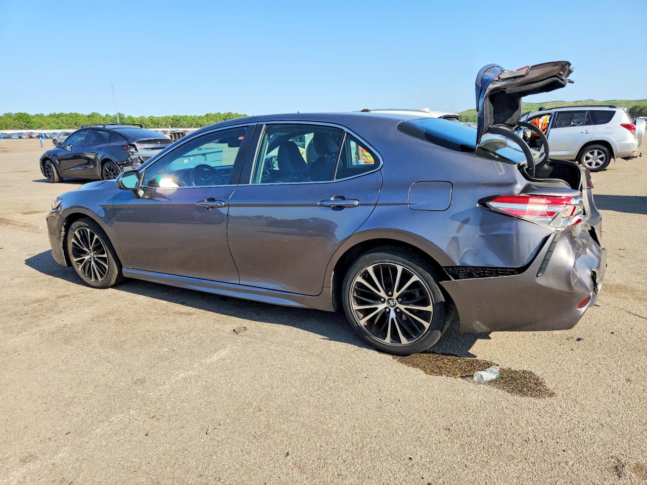 2018 TOYOTA CAMRY