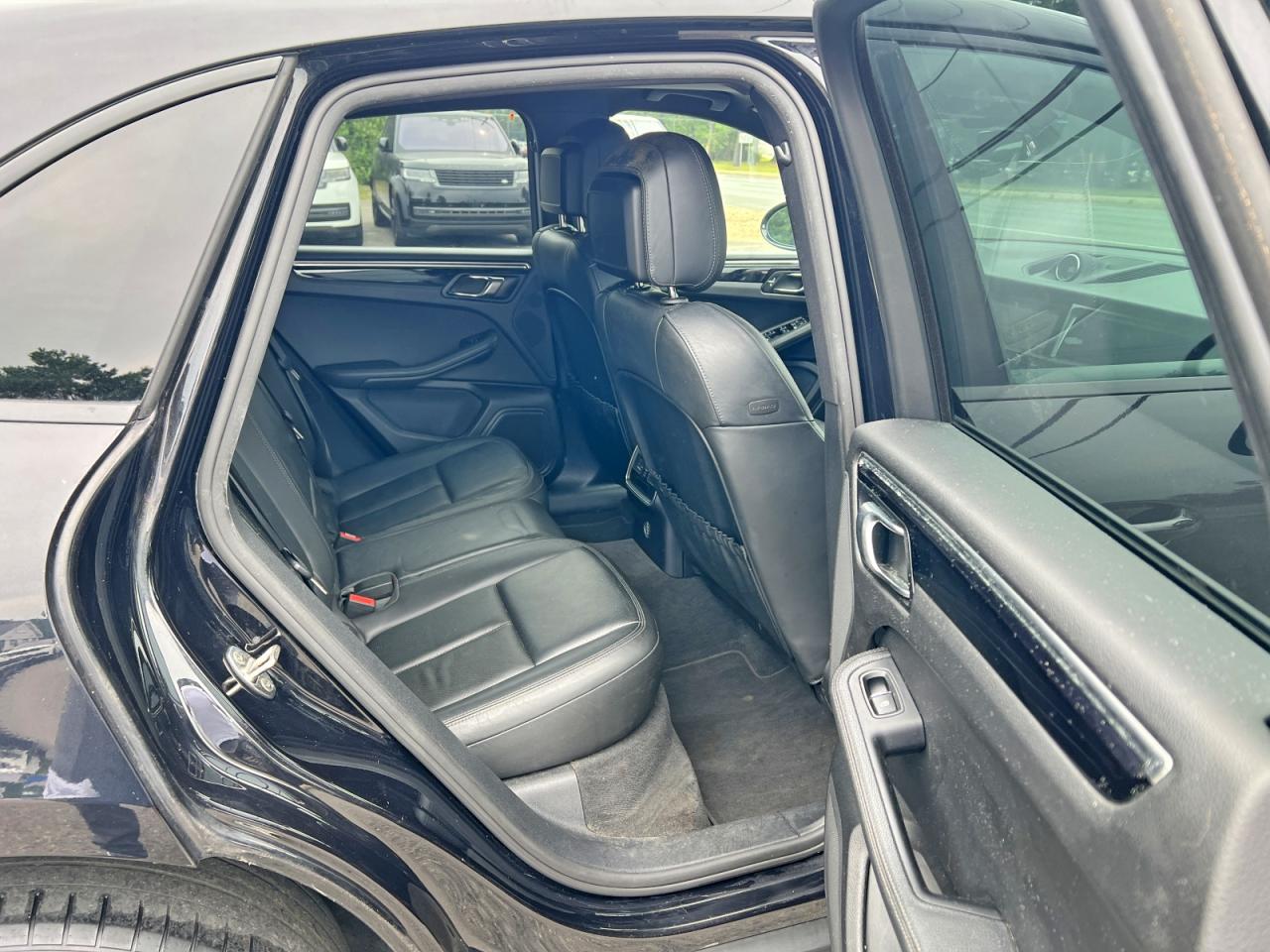 2019 PORSCHE MACAN