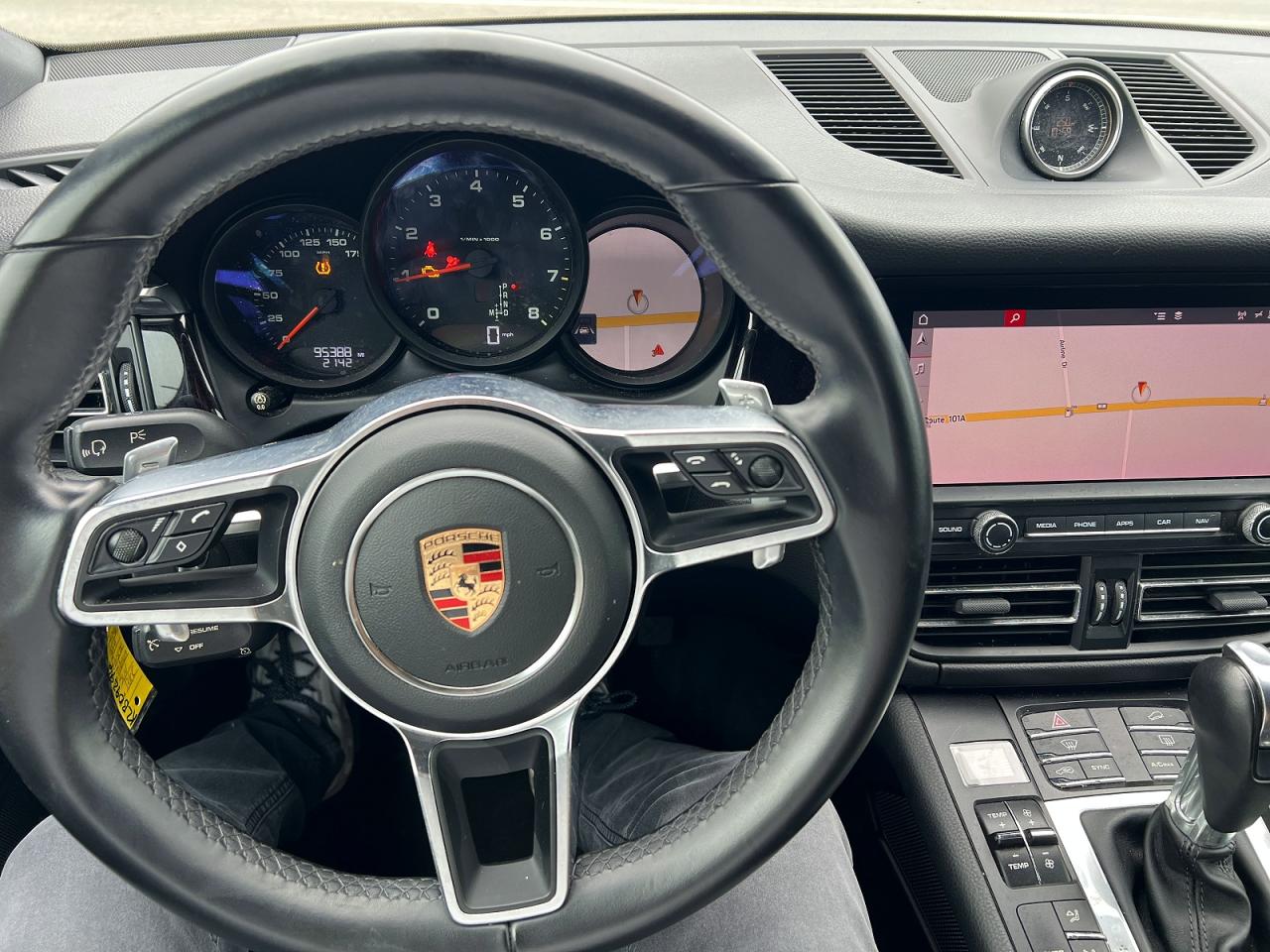 2019 PORSCHE MACAN