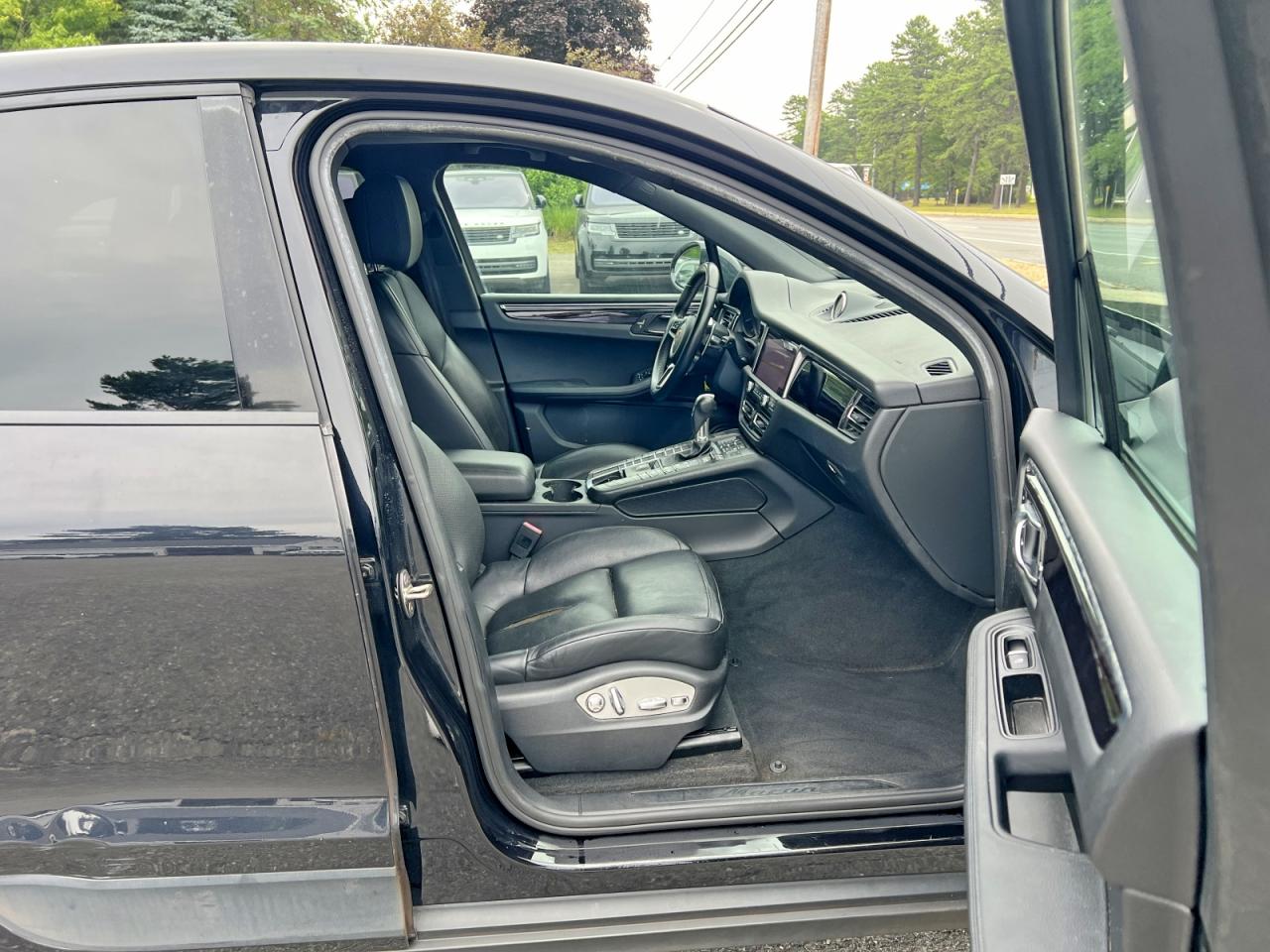 2019 PORSCHE MACAN