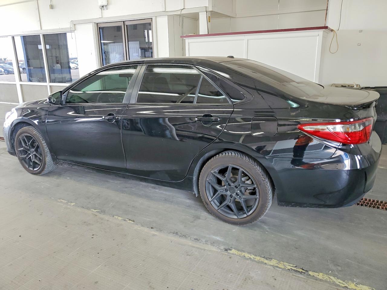 2017 TOYOTA CAMRY