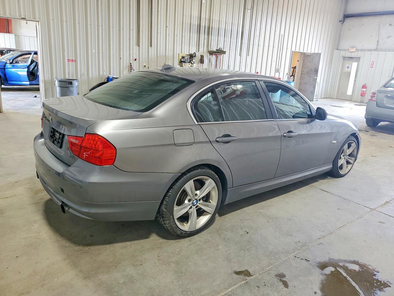 2011 BMW 3 SERIES