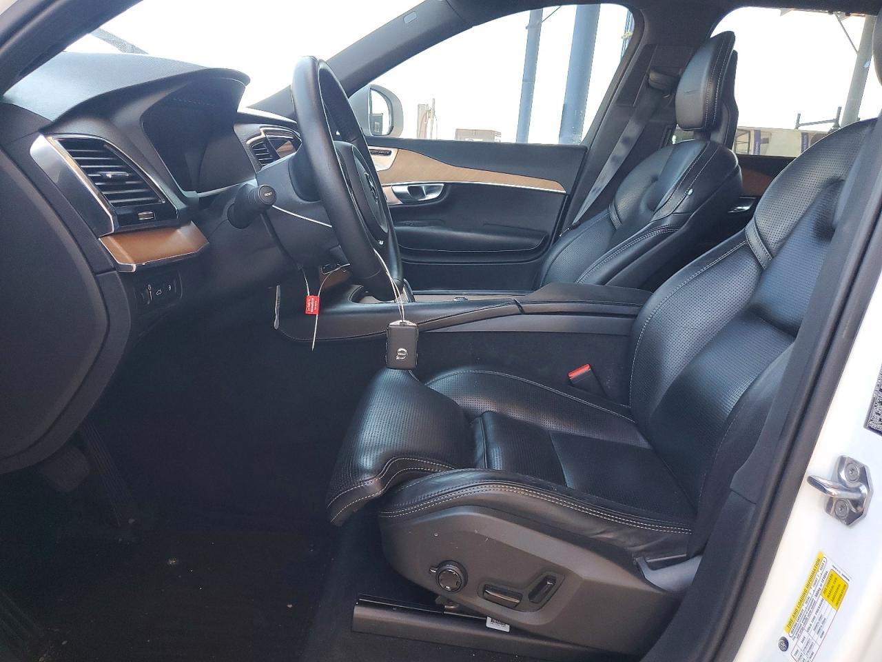 2018 VOLVO XC90