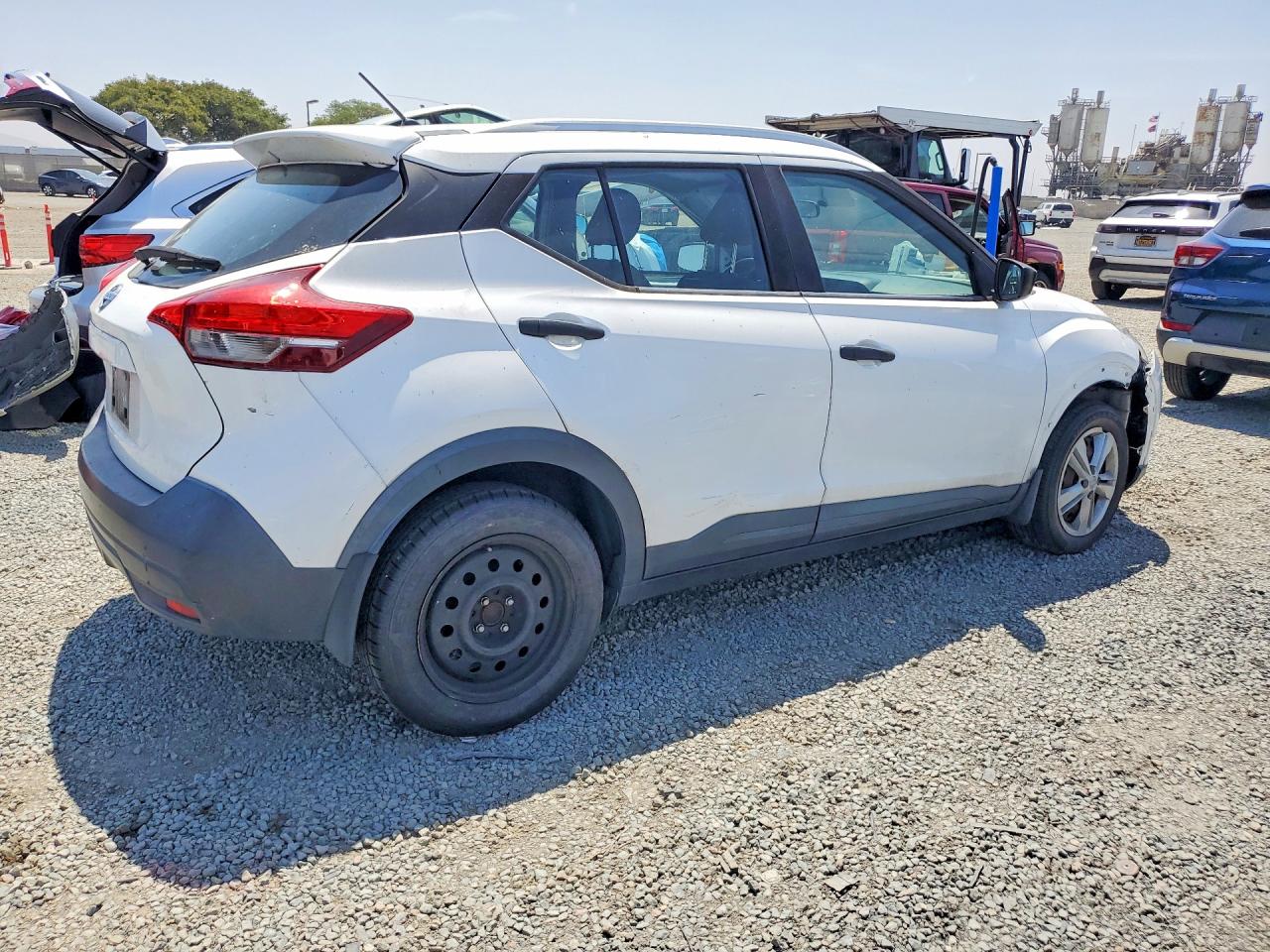 2018 NISSAN KICKS