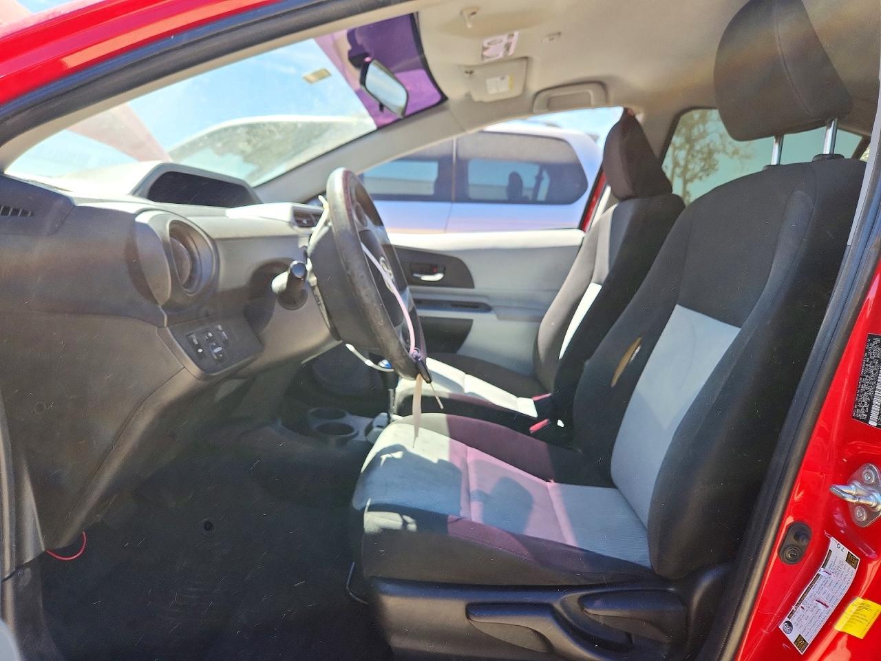 2012 TOYOTA PRIUS