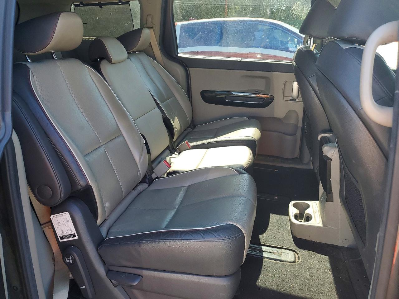 2016 KIA SEDONA