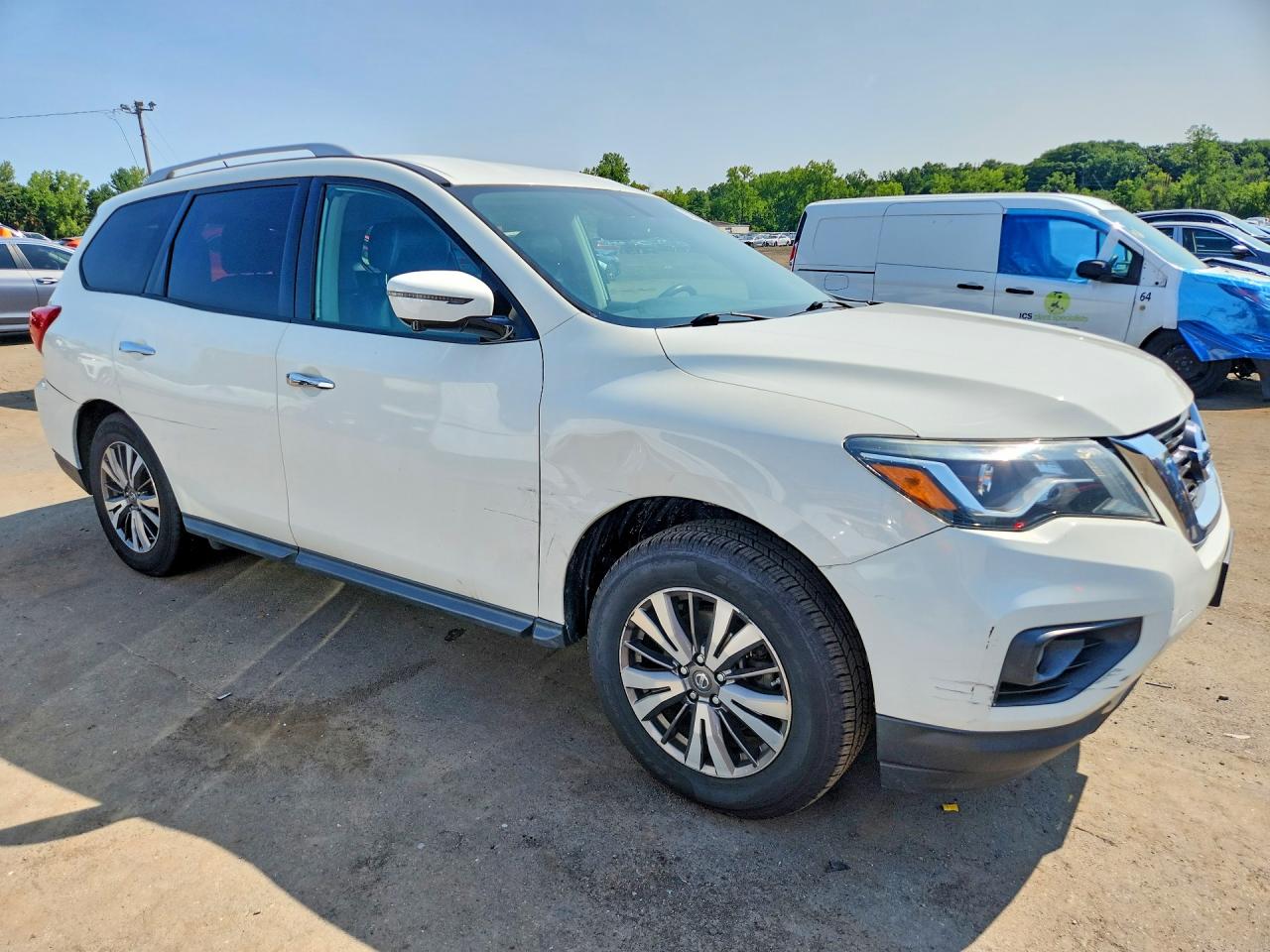 2017 NISSAN PATHFINDER