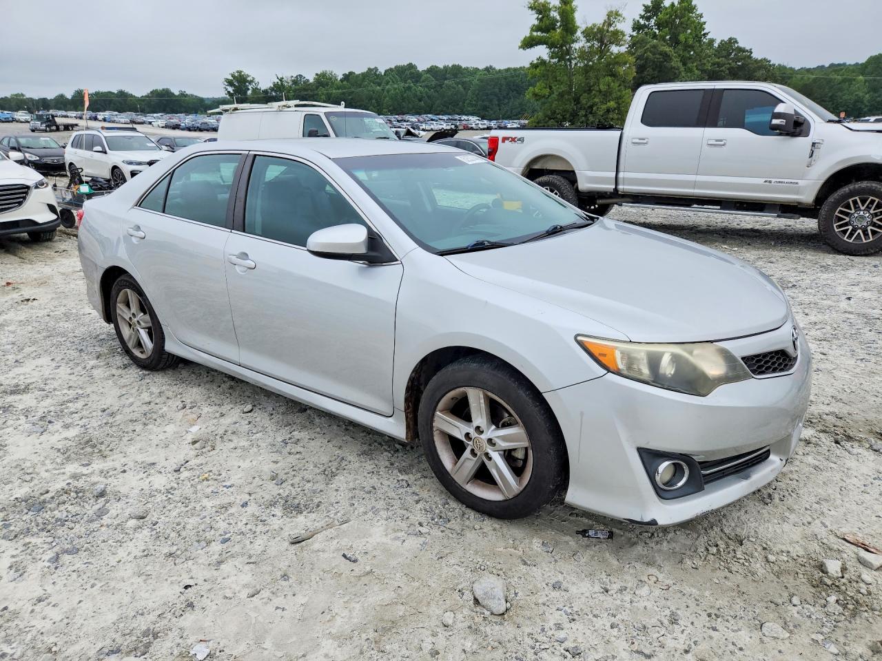 2014 TOYOTA CAMRY