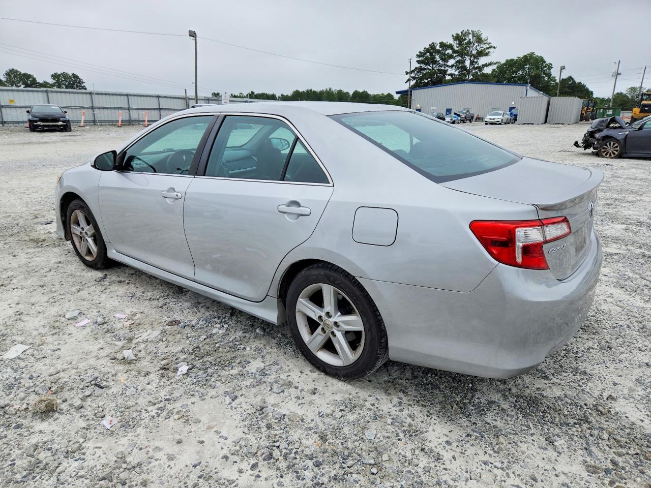 2014 TOYOTA CAMRY