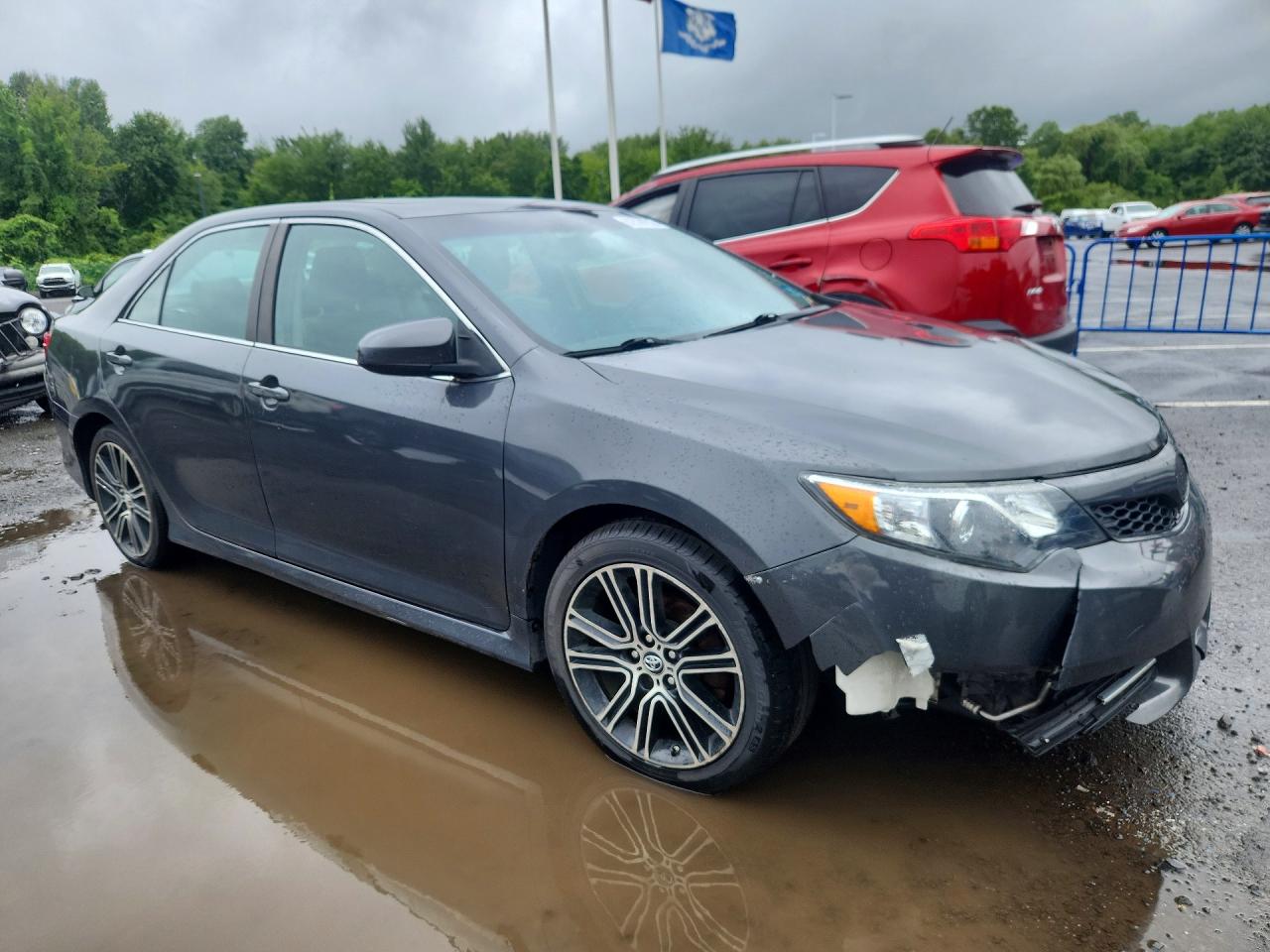 2014 TOYOTA CAMRY