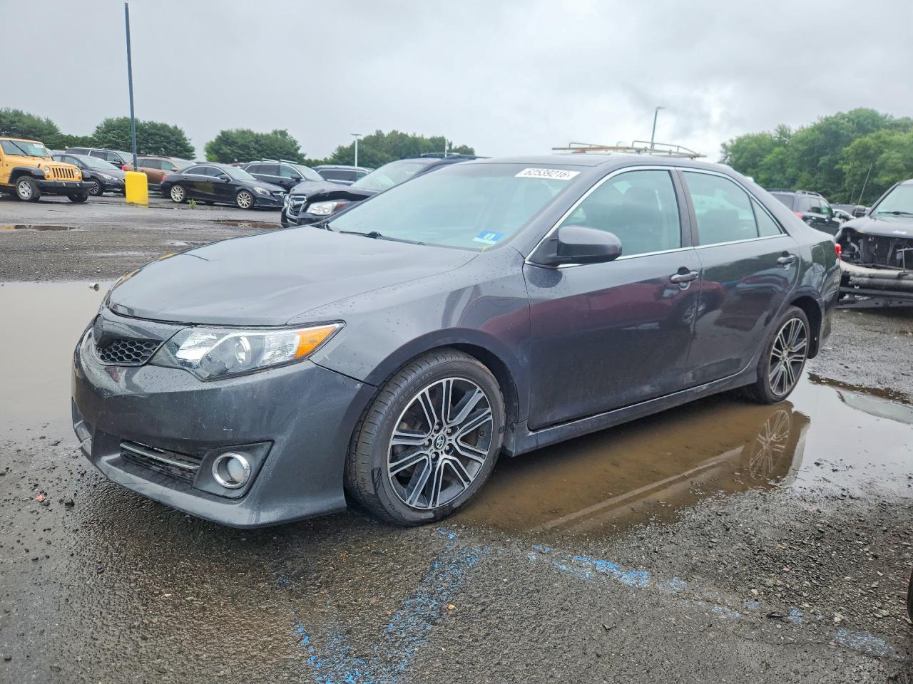 2014 TOYOTA CAMRY
