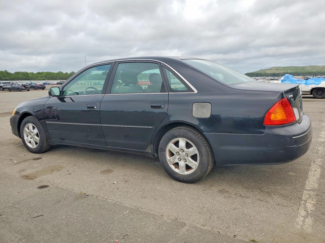 2002 TOYOTA AVALON