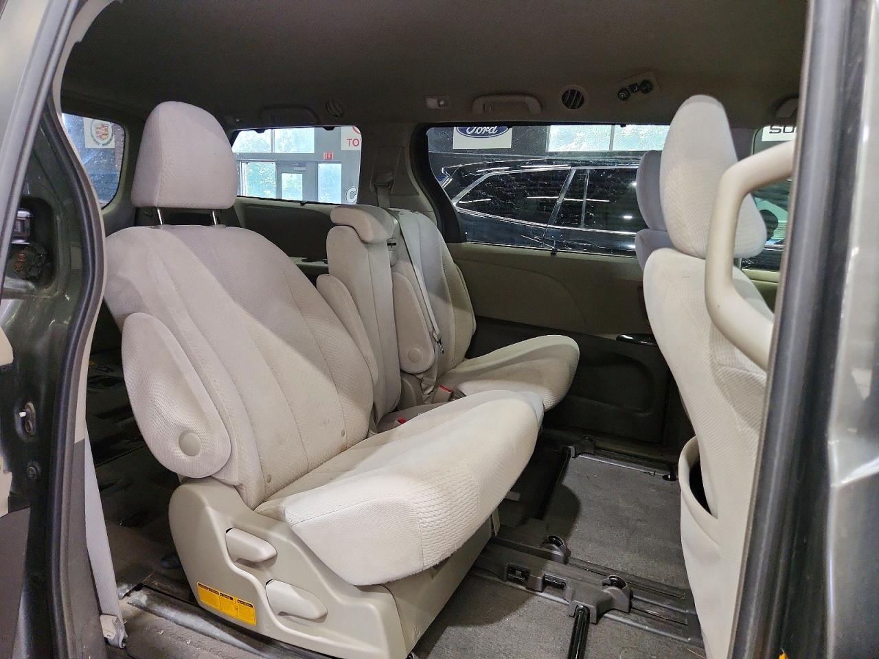2012 TOYOTA SIENNA