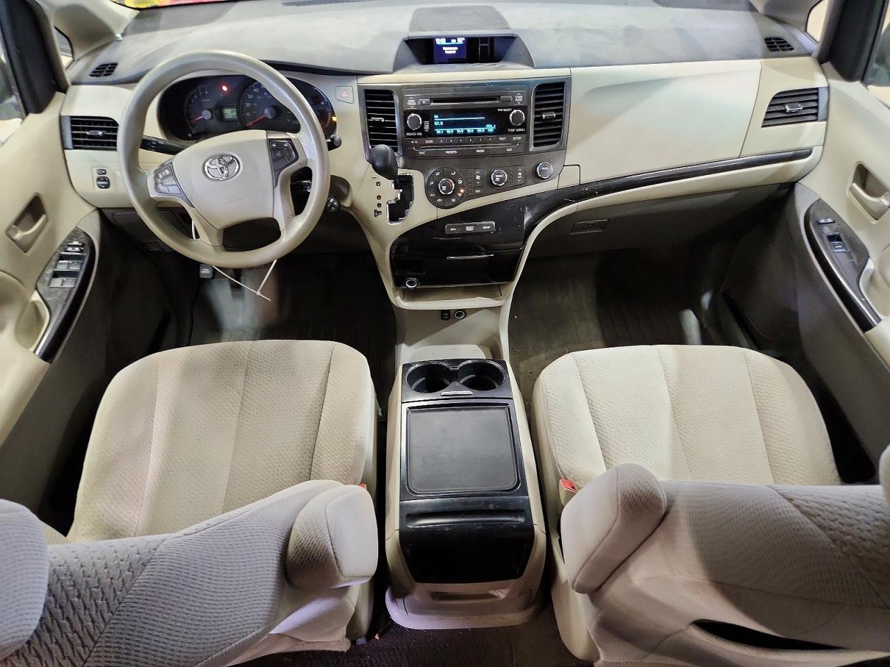 2012 TOYOTA SIENNA