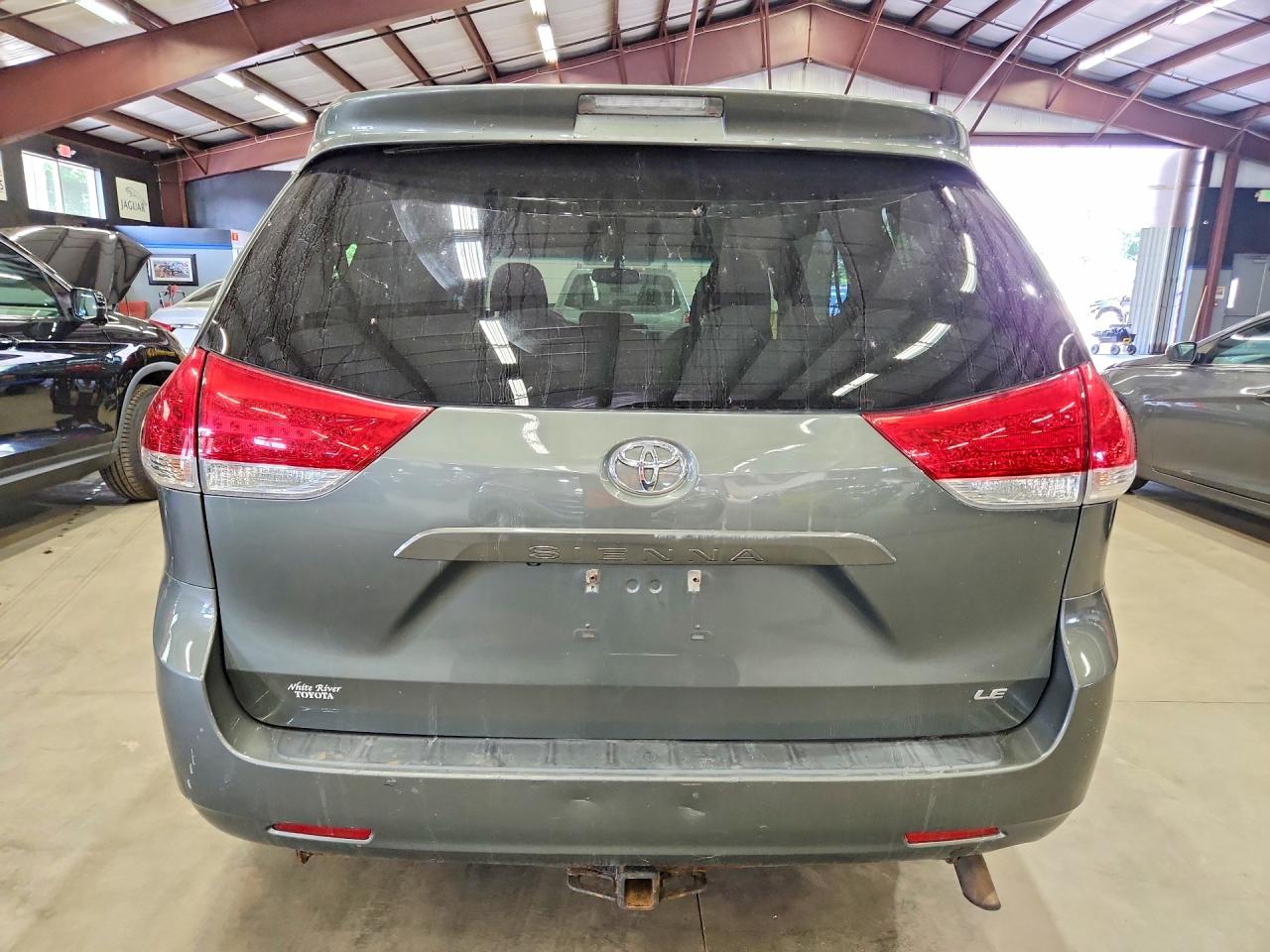 2012 TOYOTA SIENNA