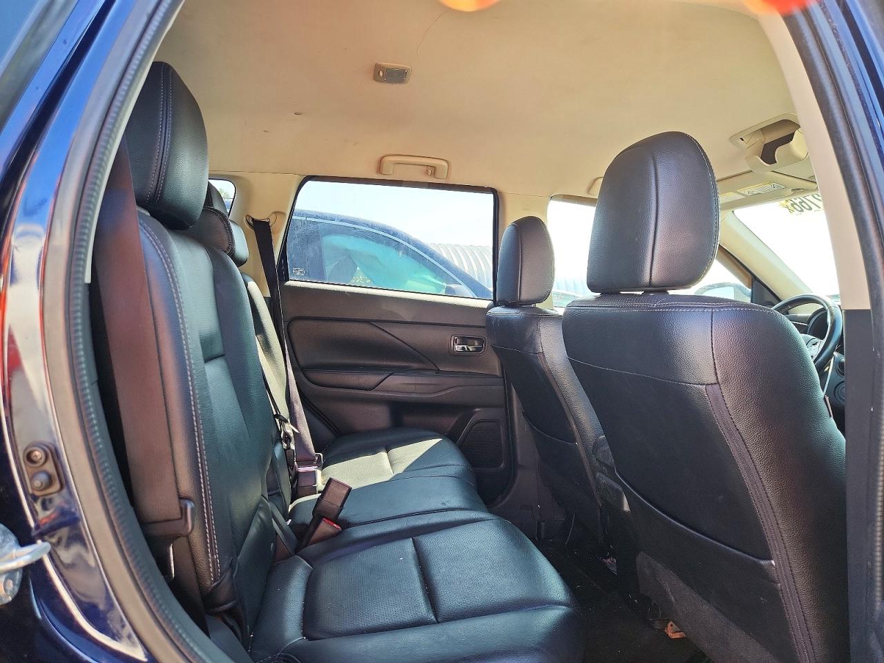 2016 MITSUBISHI OUTLANDER