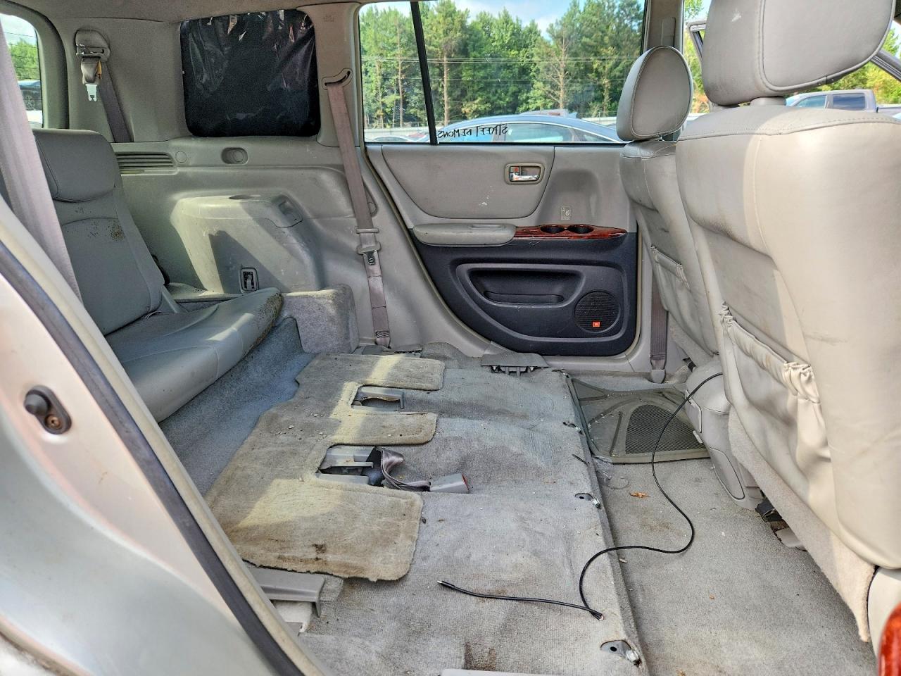 2004 TOYOTA HIGHLANDER