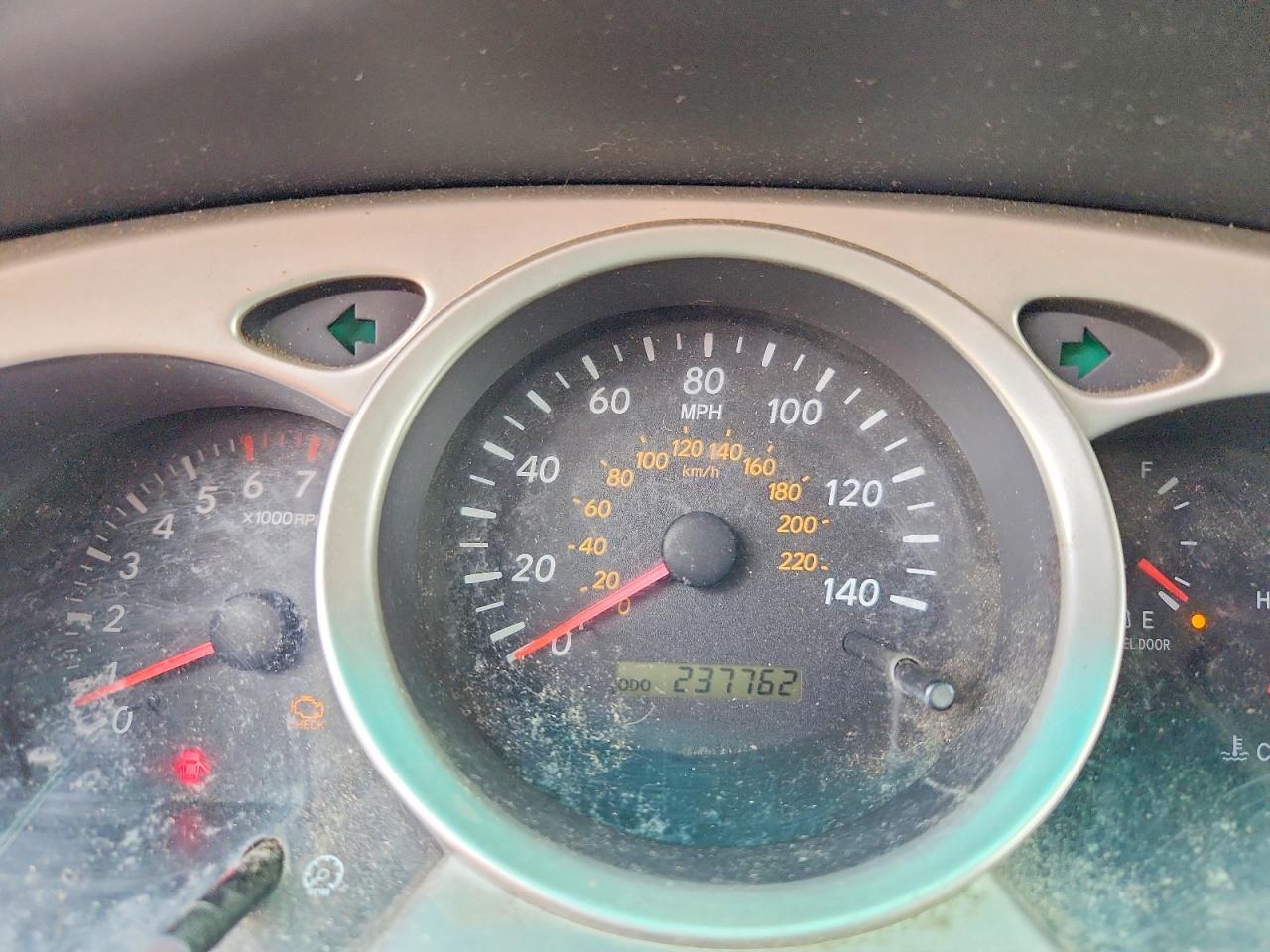 2004 TOYOTA HIGHLANDER