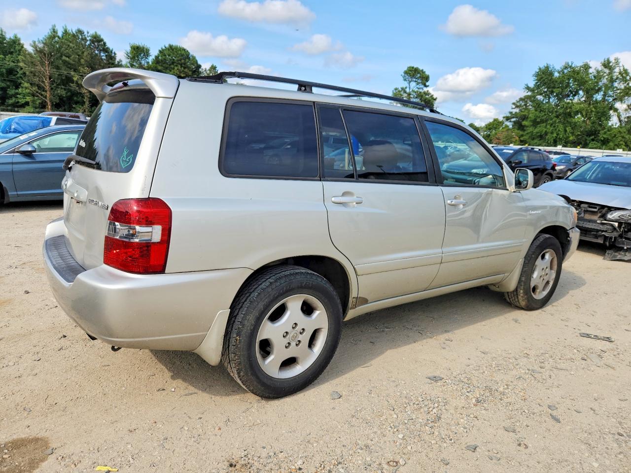 2004 TOYOTA HIGHLANDER