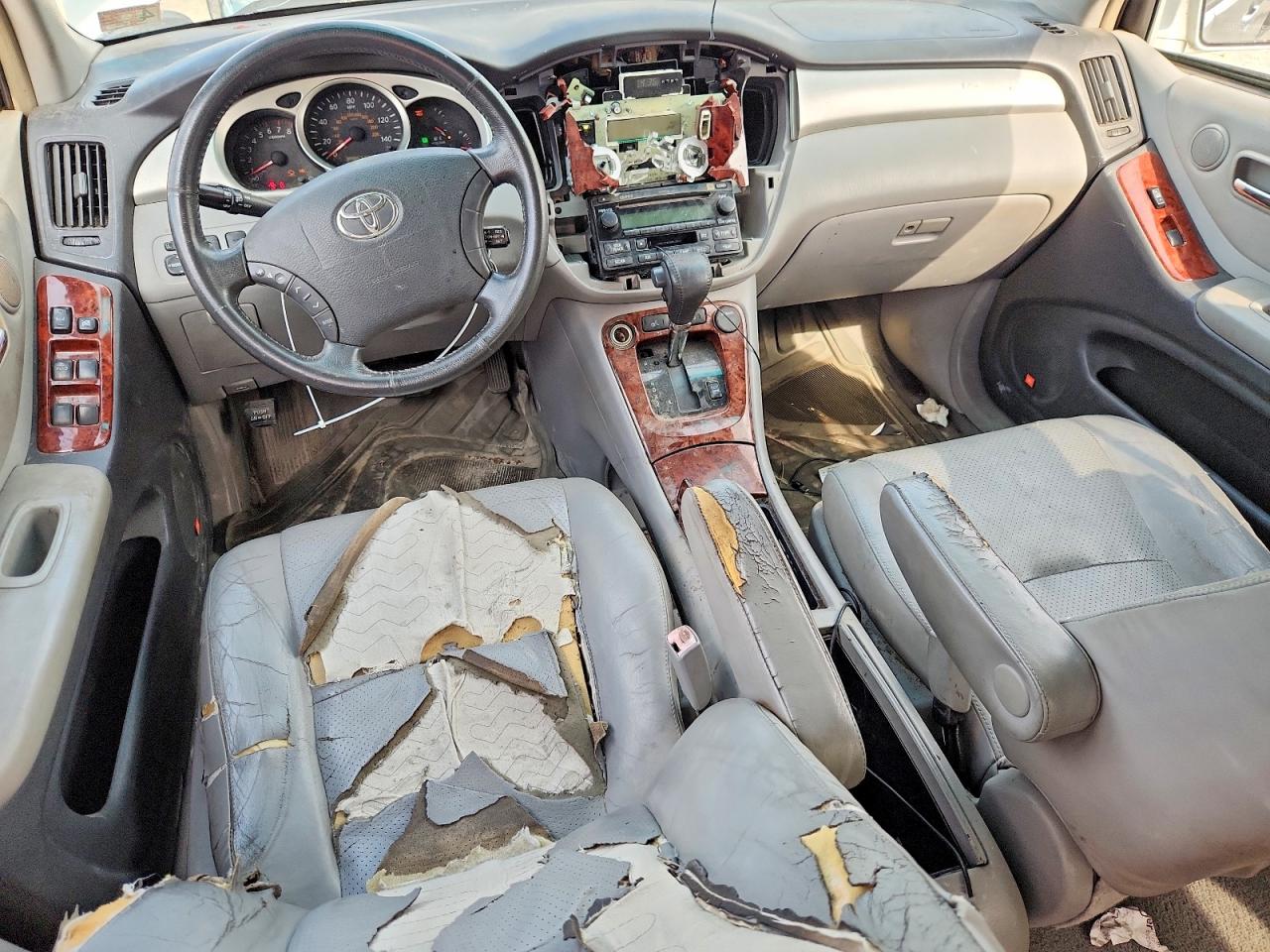 2004 TOYOTA HIGHLANDER