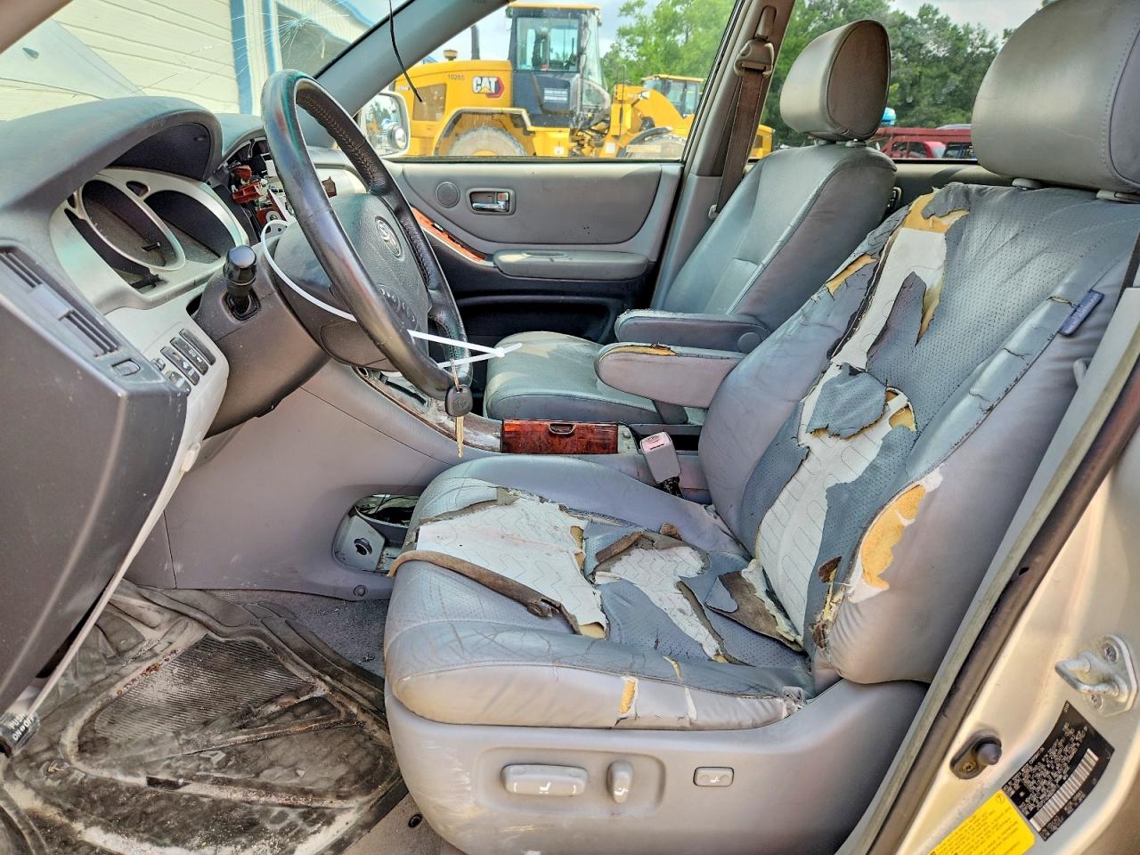 2004 TOYOTA HIGHLANDER