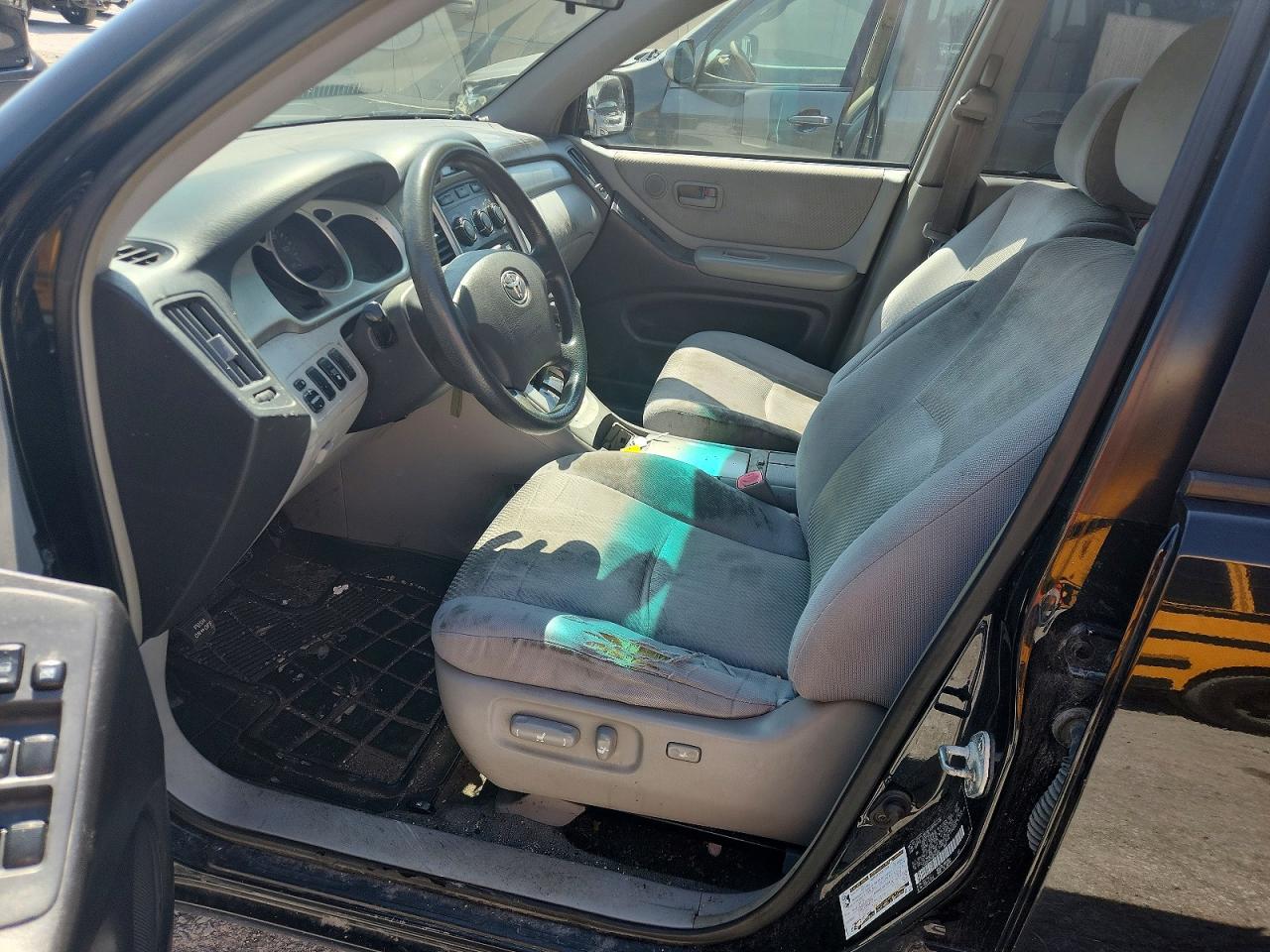 2005 TOYOTA HIGHLANDER