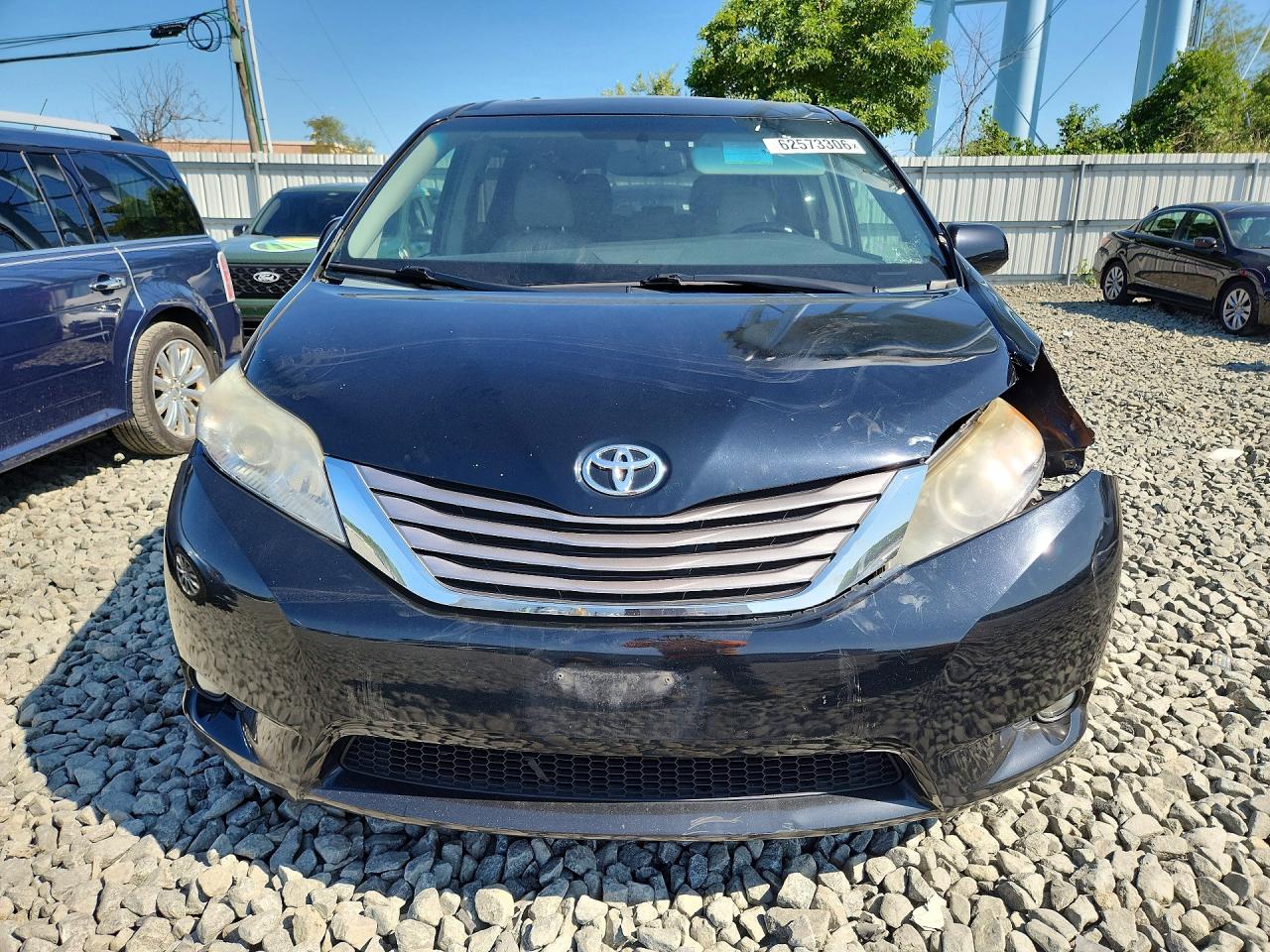 2015 TOYOTA SIENNA
