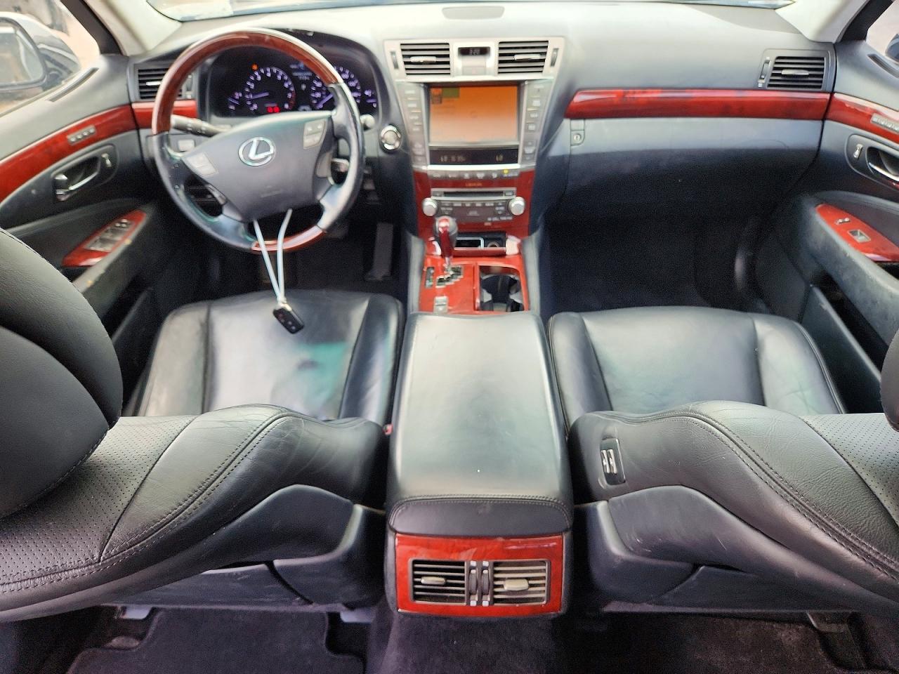 2011 LEXUS LS460
