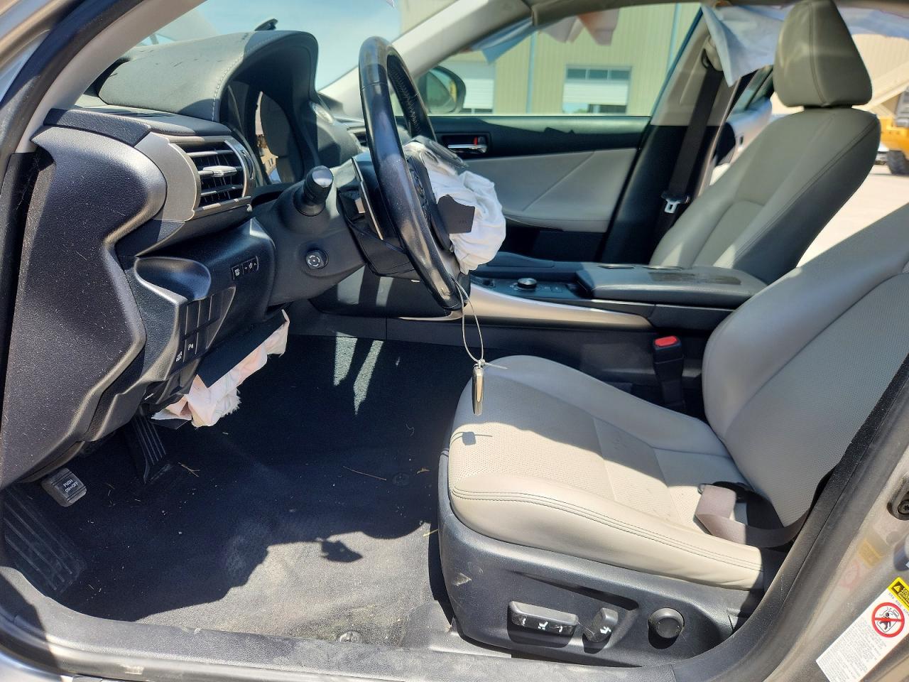 2016 LEXUS IS