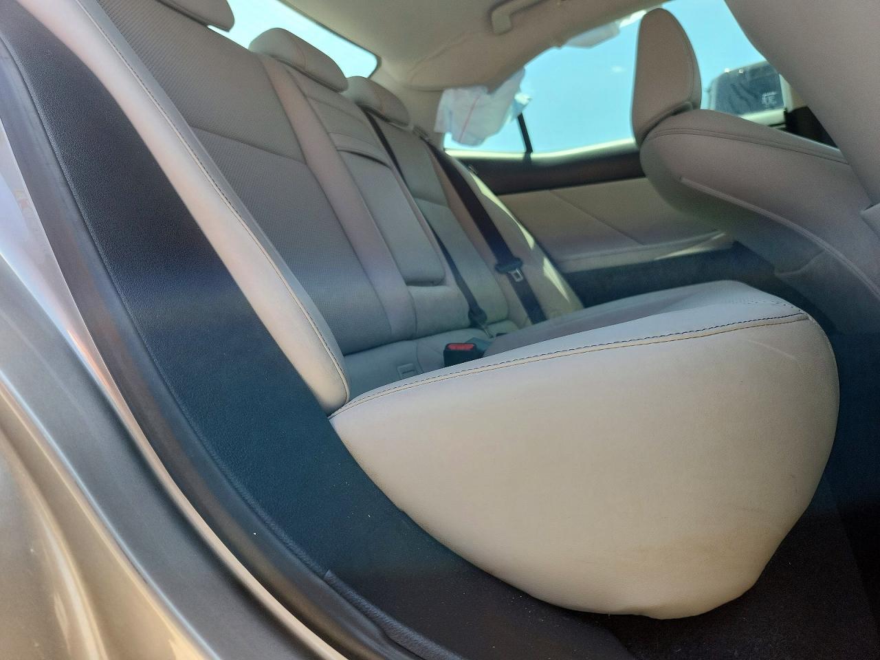 2016 LEXUS IS