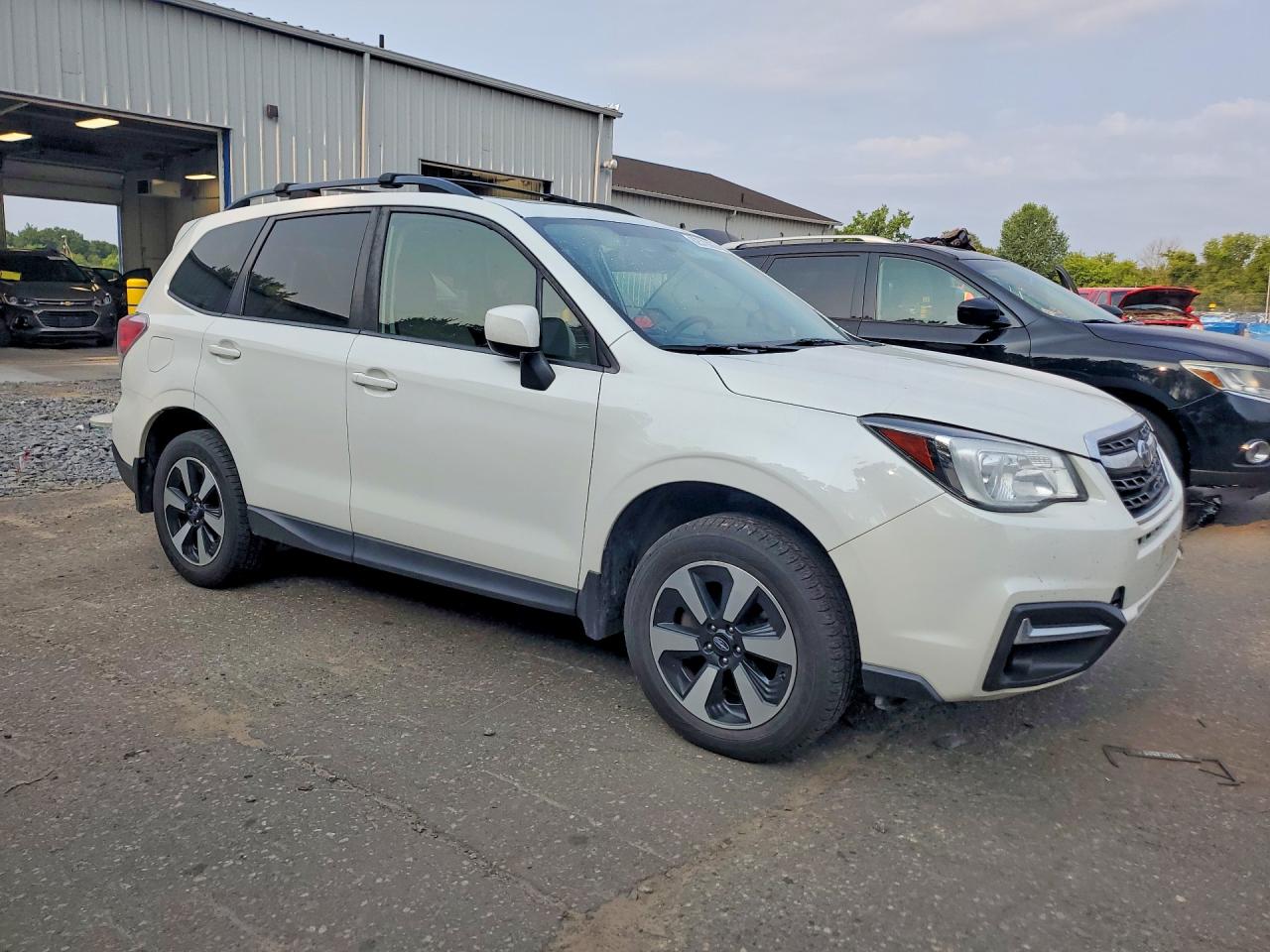 2017 SUBARU FORESTER