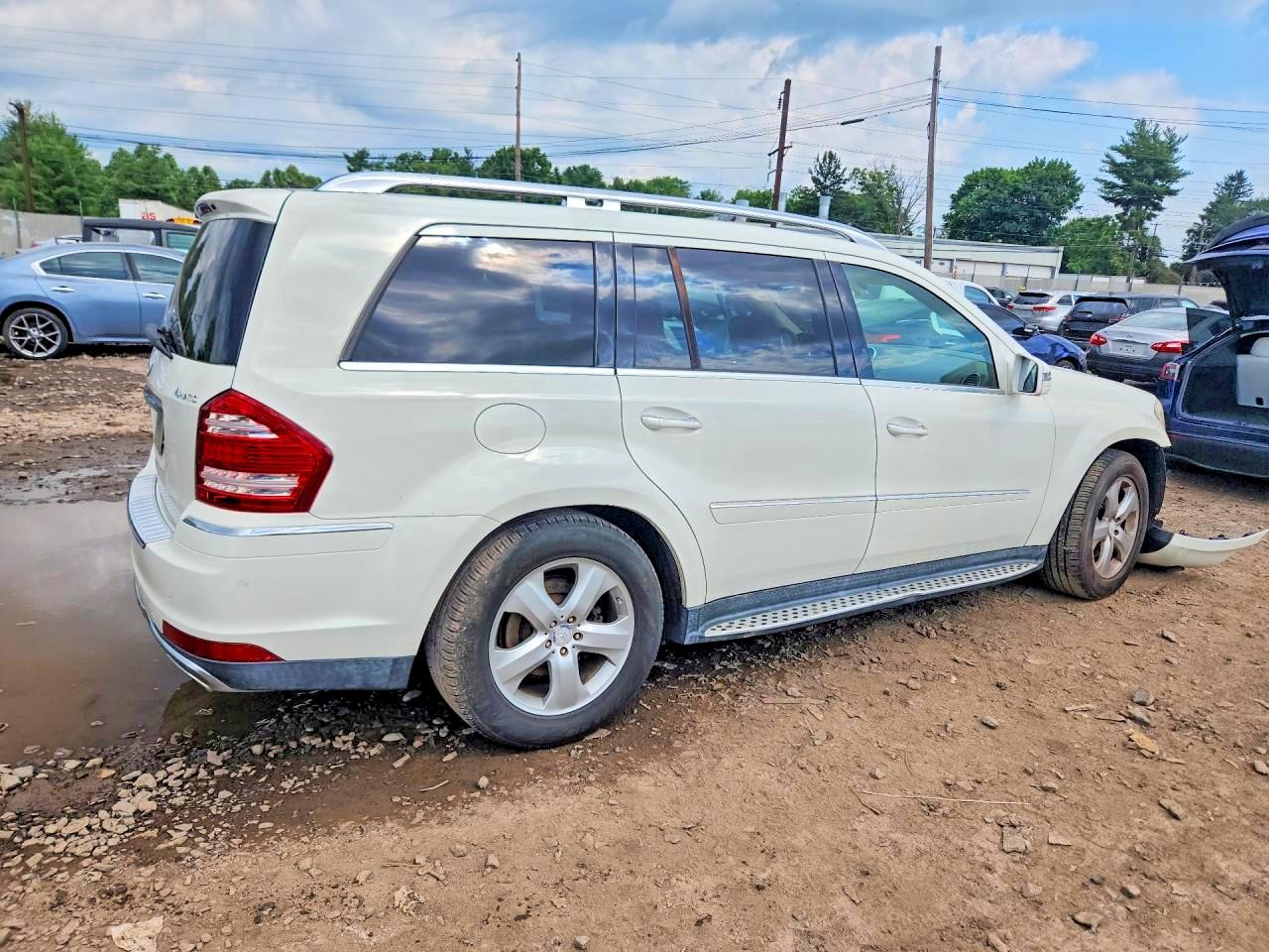 2011 MERCEDES-BENZ GL-CLASS