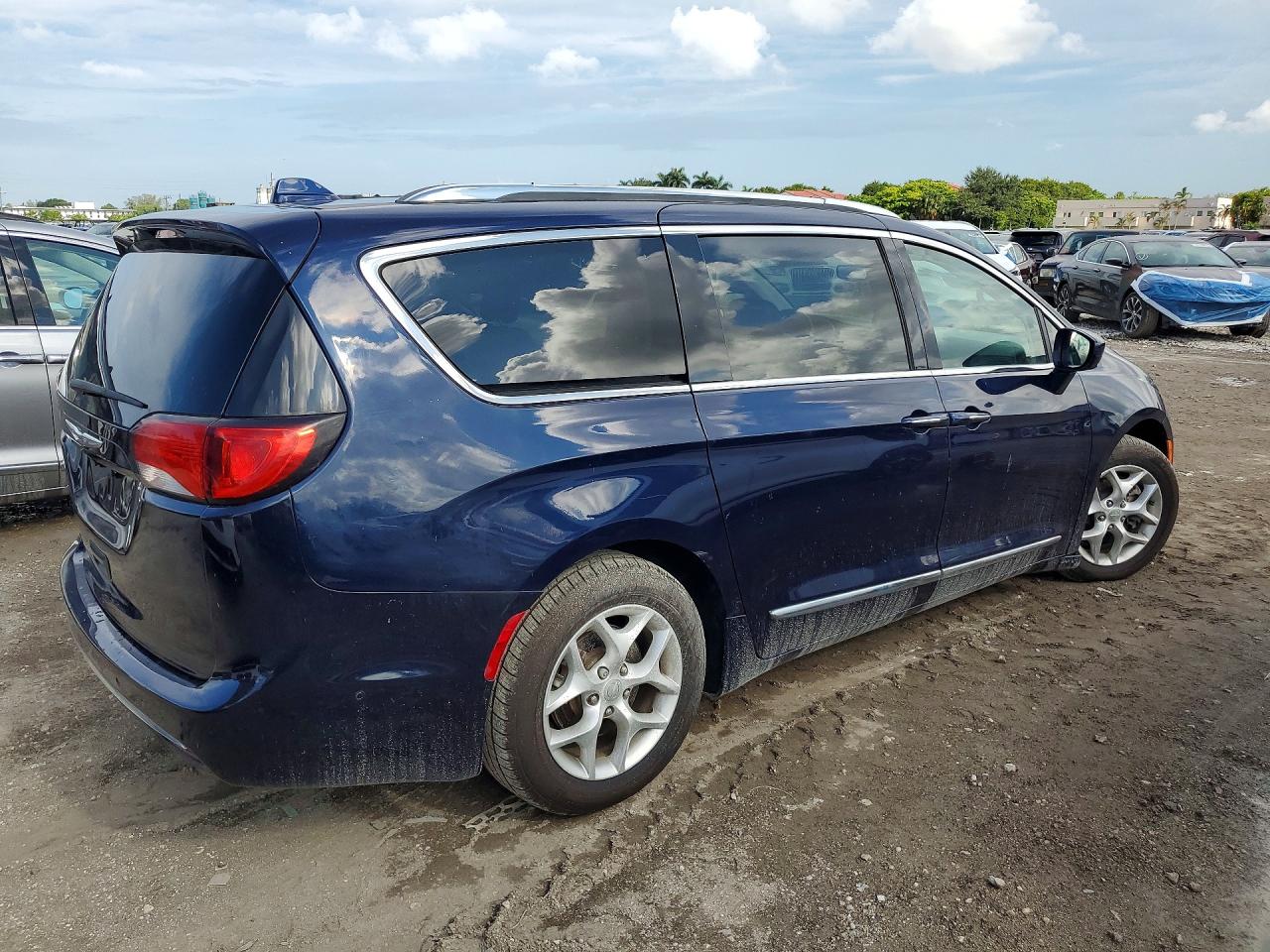 2018 CHRYSLER PACIFICA