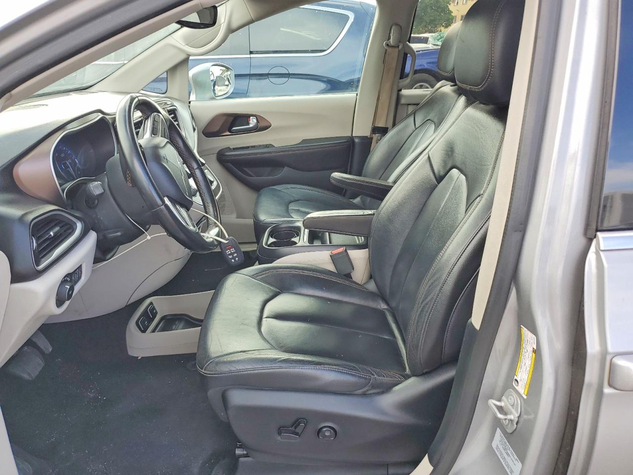 2017 CHRYSLER PACIFICA