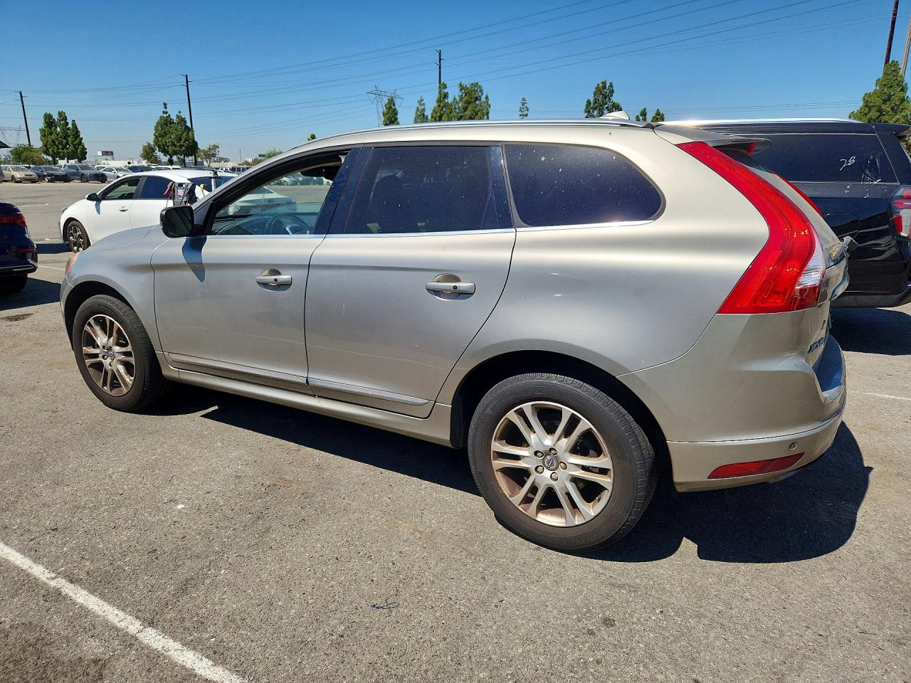 2016 VOLVO XC60