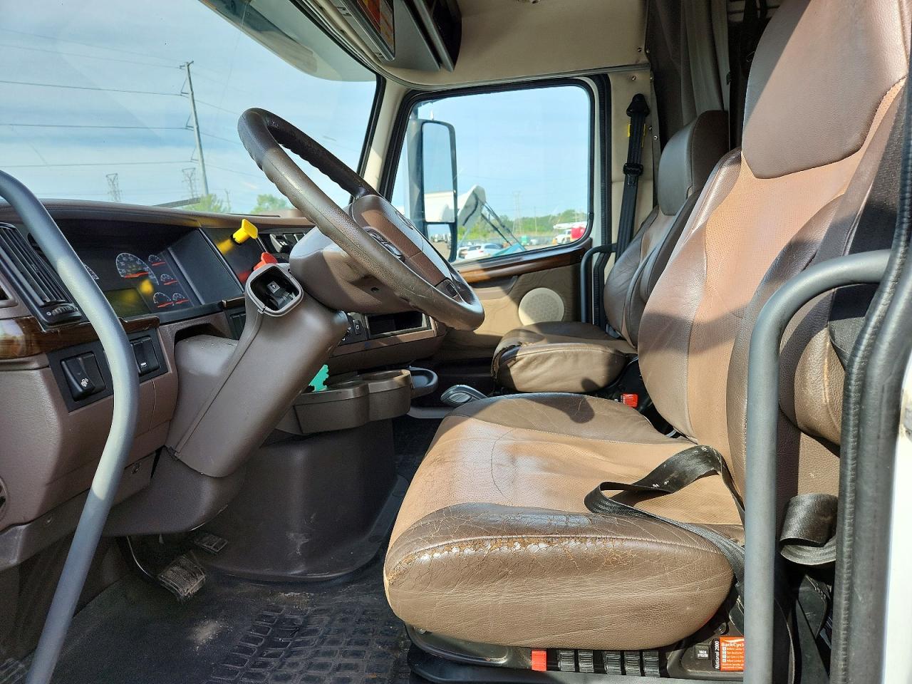 2015 VOLVO VN