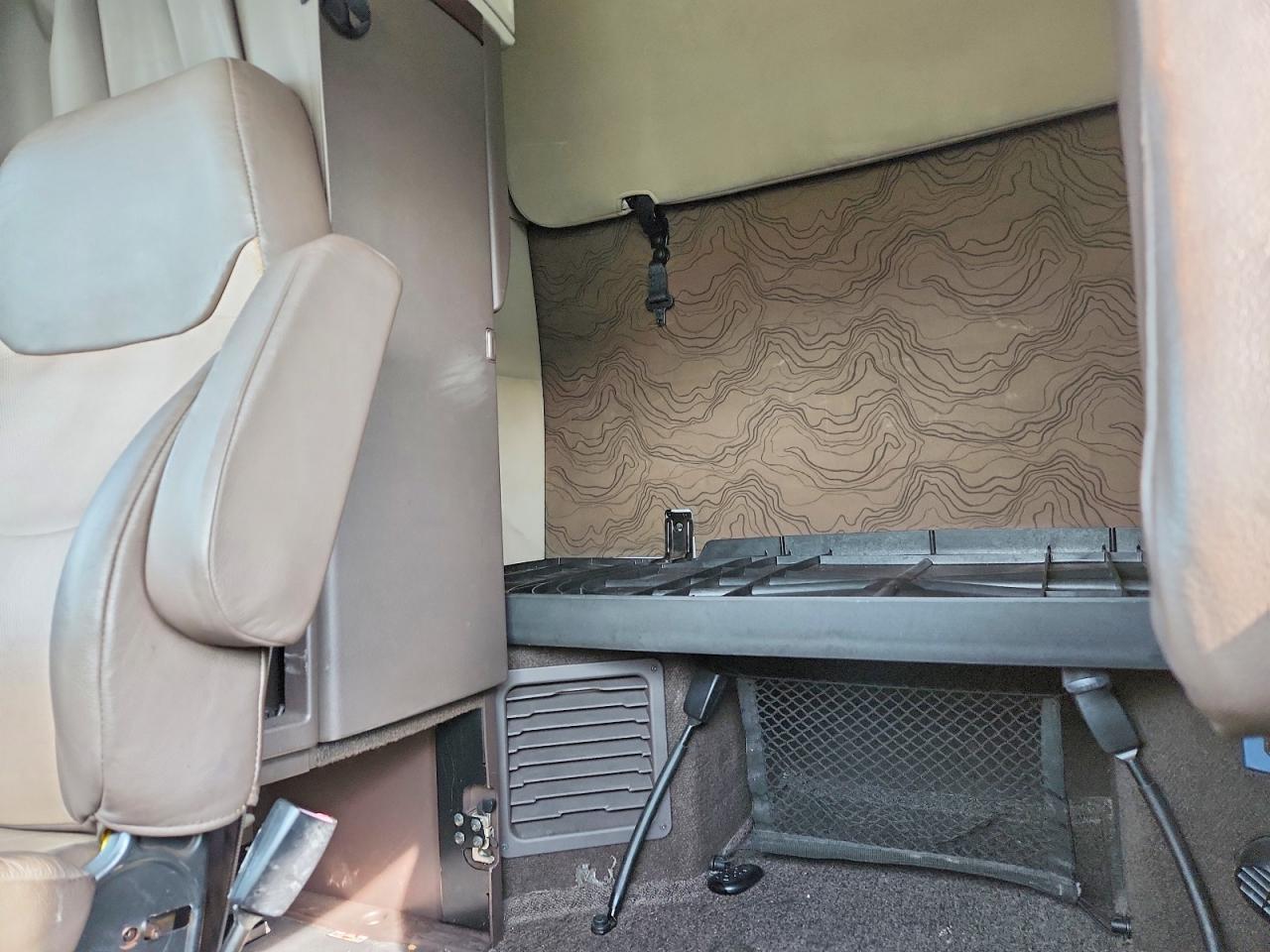 2015 VOLVO VN