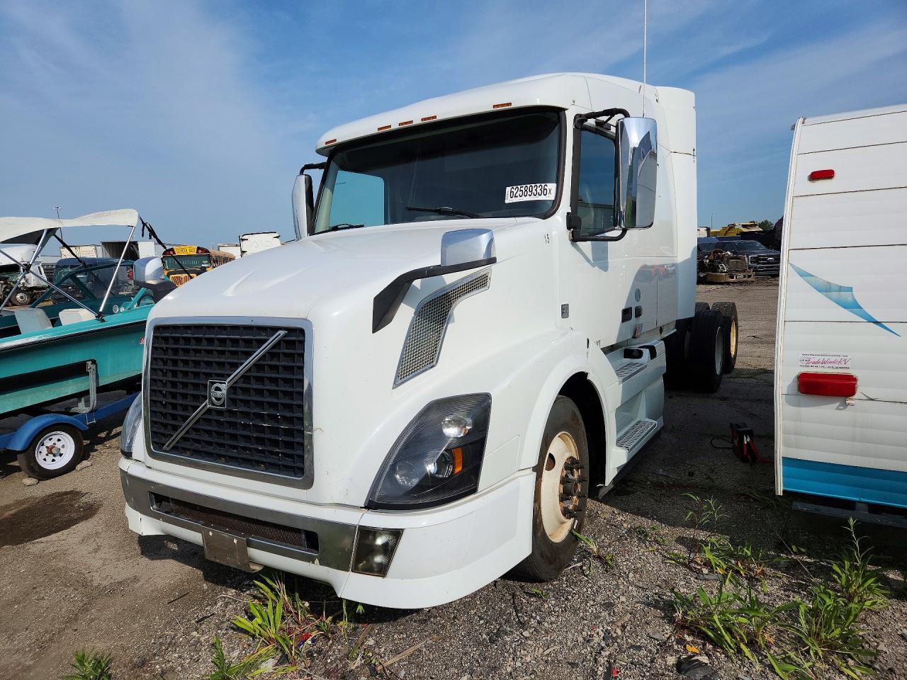 2015 VOLVO VN