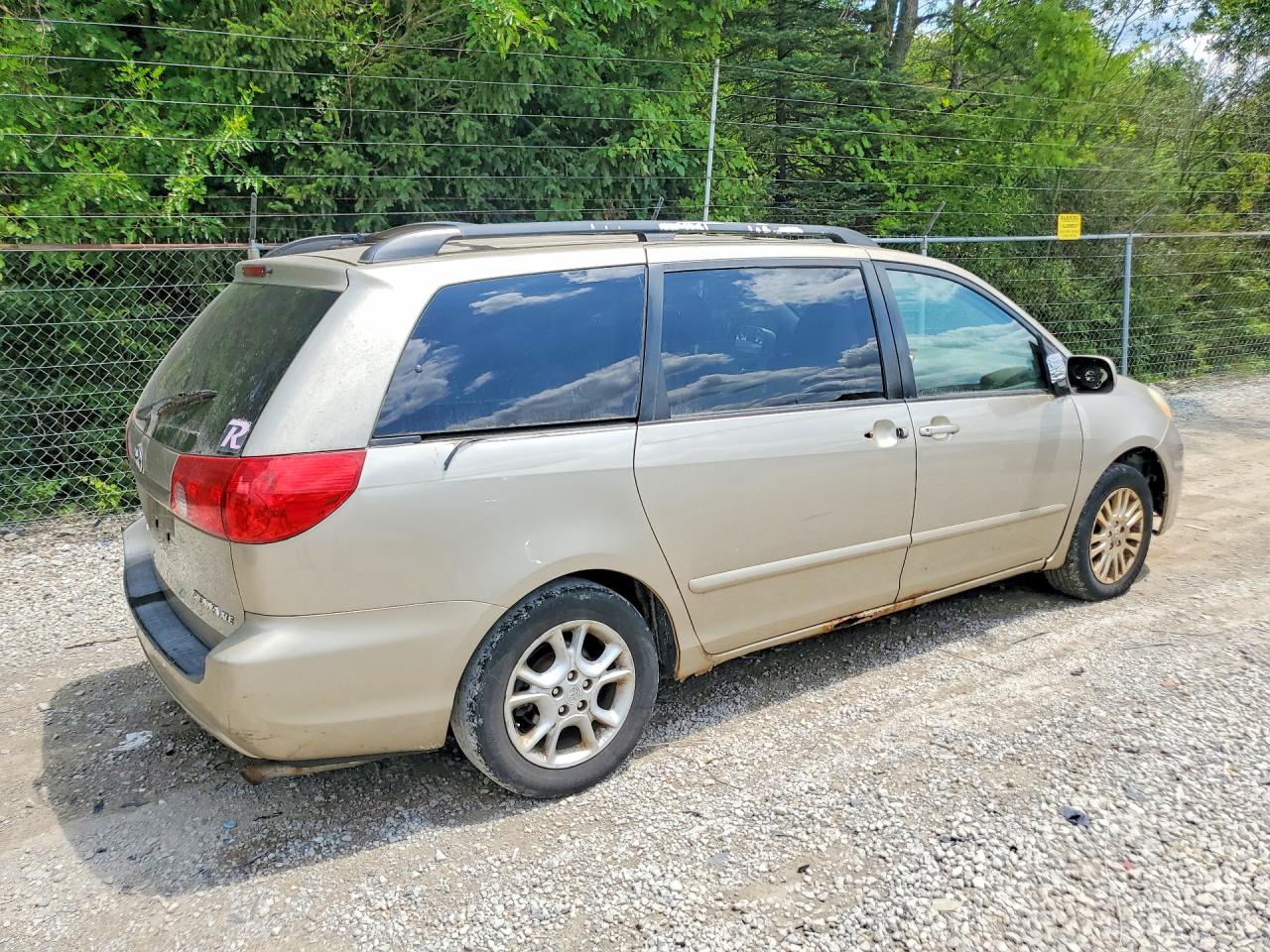 2009 TOYOTA SIENNA