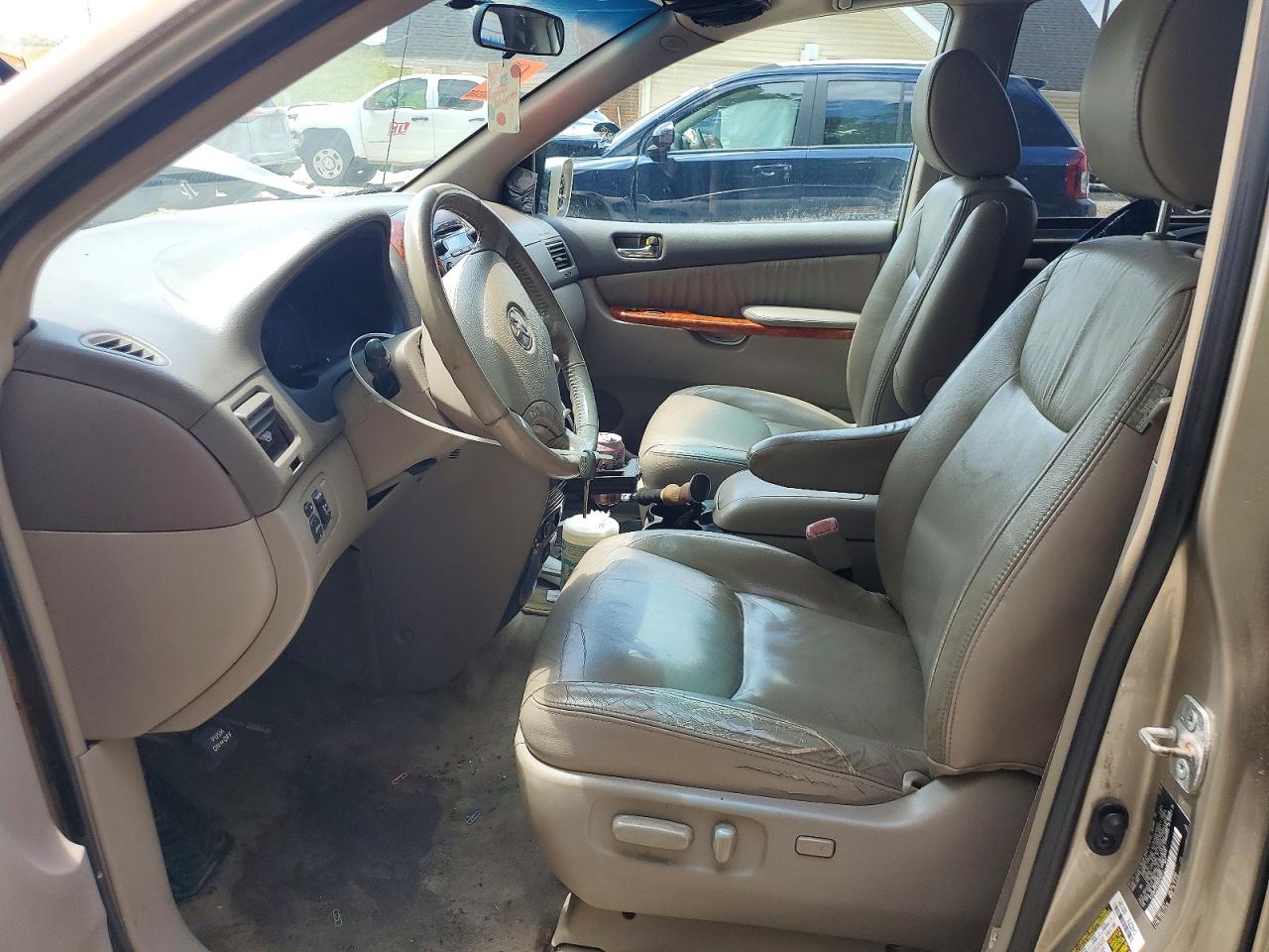 2009 TOYOTA SIENNA