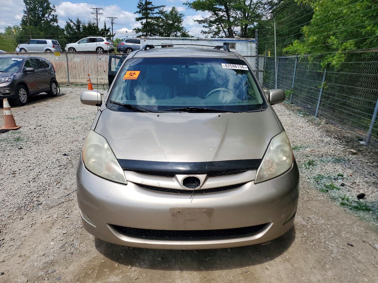 2009 TOYOTA SIENNA