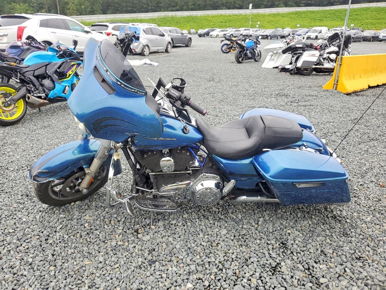 2014 HARLEY-DAVIDSON FL