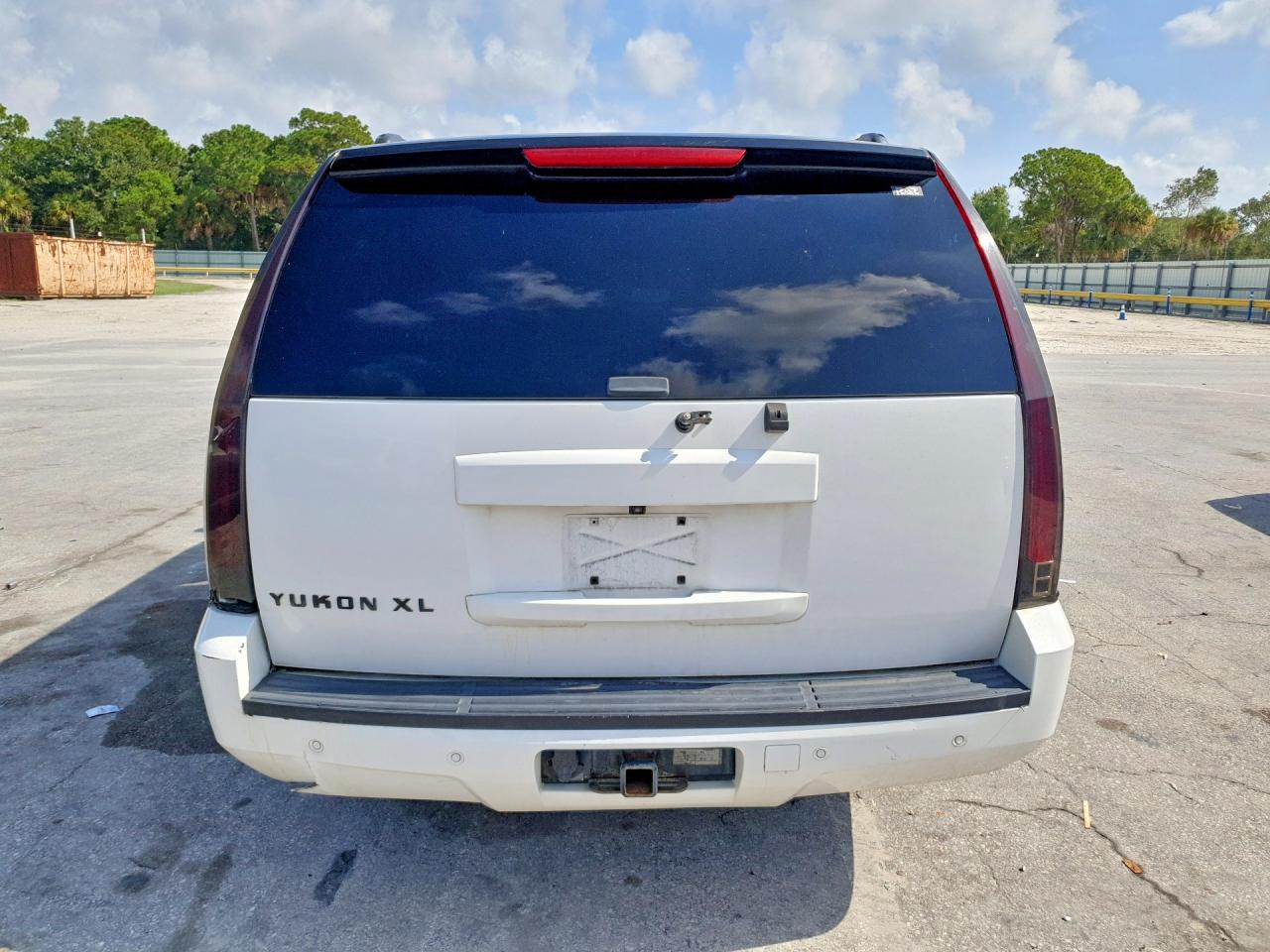 2011 GMC YUKON
