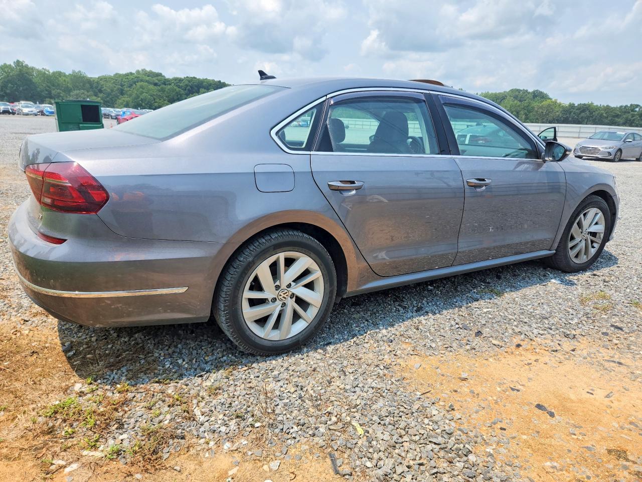 2018 VOLKSWAGEN PASSAT