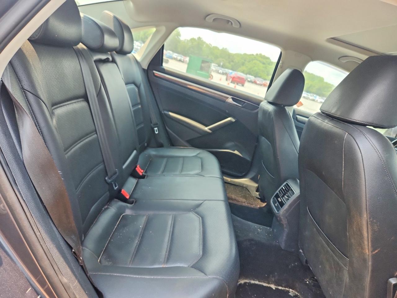 2018 VOLKSWAGEN PASSAT