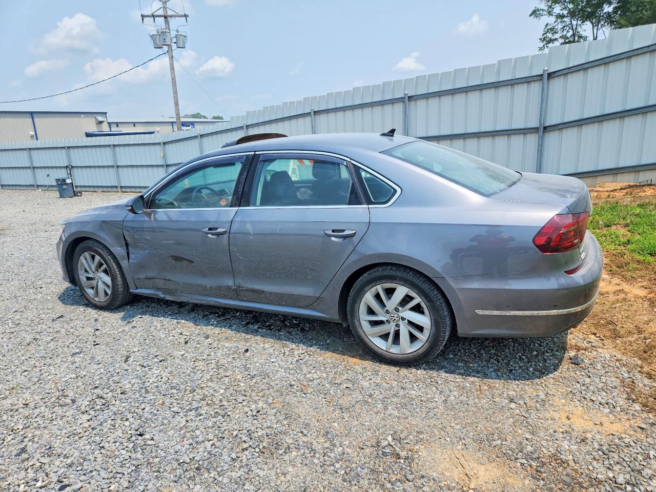 2018 VOLKSWAGEN PASSAT