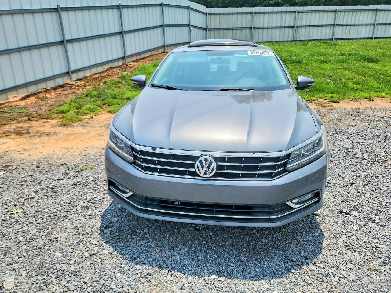 2018 VOLKSWAGEN PASSAT