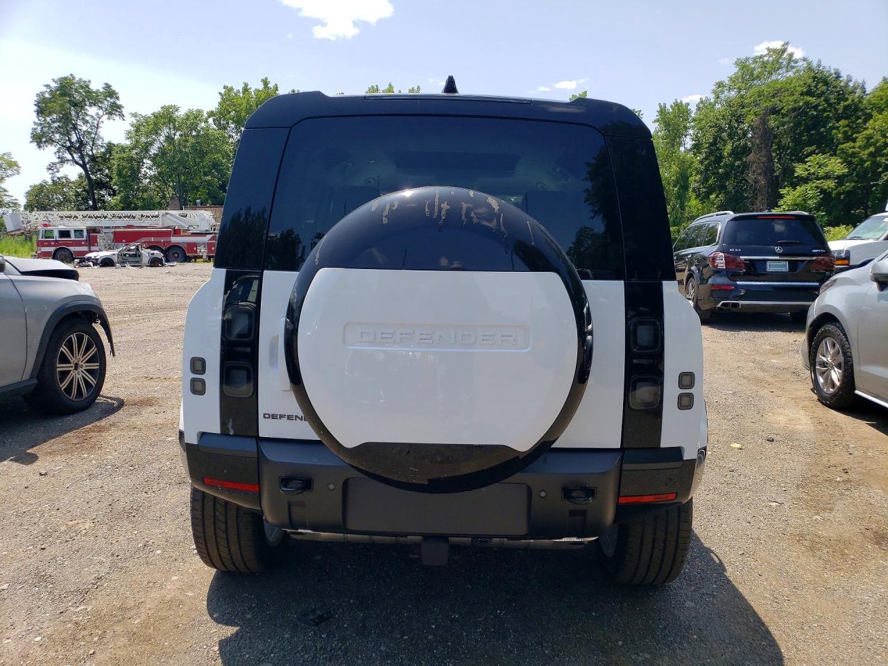 2026 LAND ROVER DEFENDER