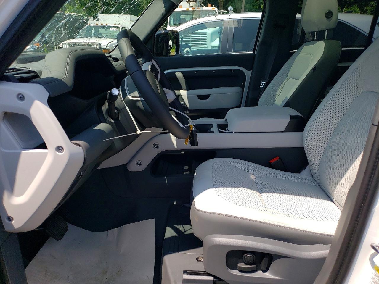 2026 LAND ROVER DEFENDER